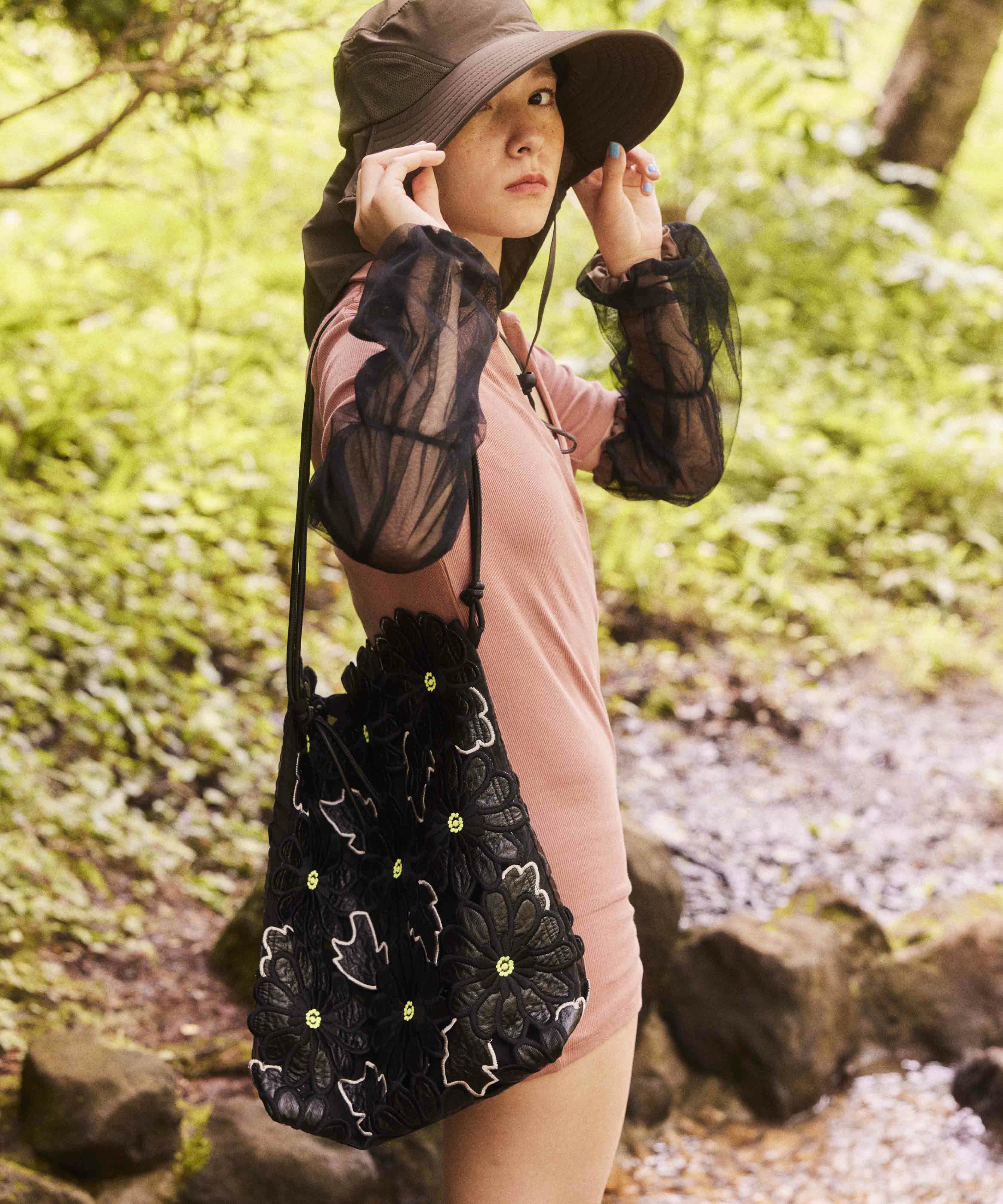 HEY! Mrs ROSE(ヘイ！ミセスローズ)フラワー刺繍トート | CASSELINI