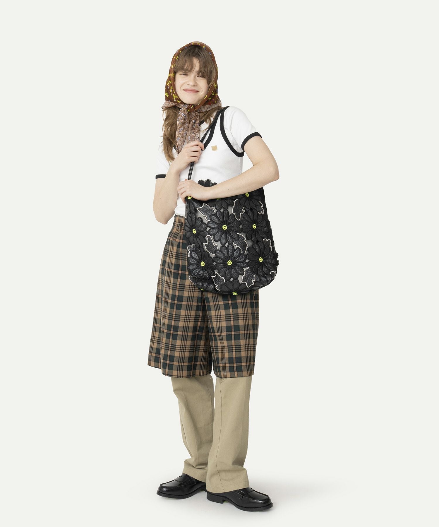 HEY! Mrs ROSE(ヘイ！ミセスローズ)フラワー刺繍トート | CASSELINI