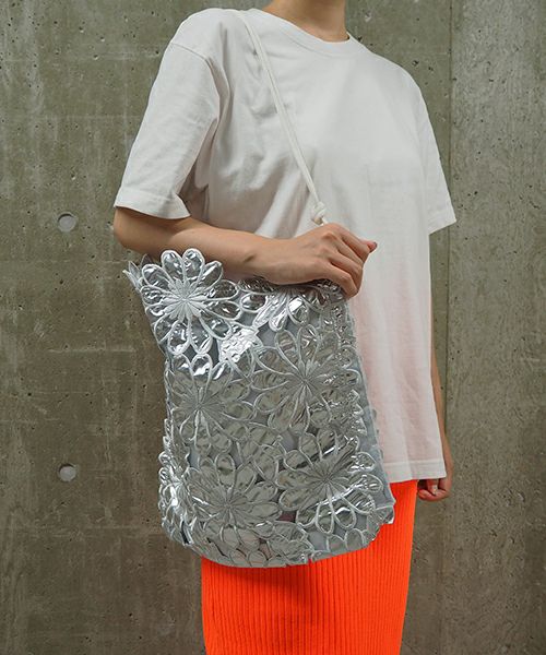 HEY! Mrs ROSE(ヘイ！ミセスローズ)フラワー刺繍トート | CASSELINI