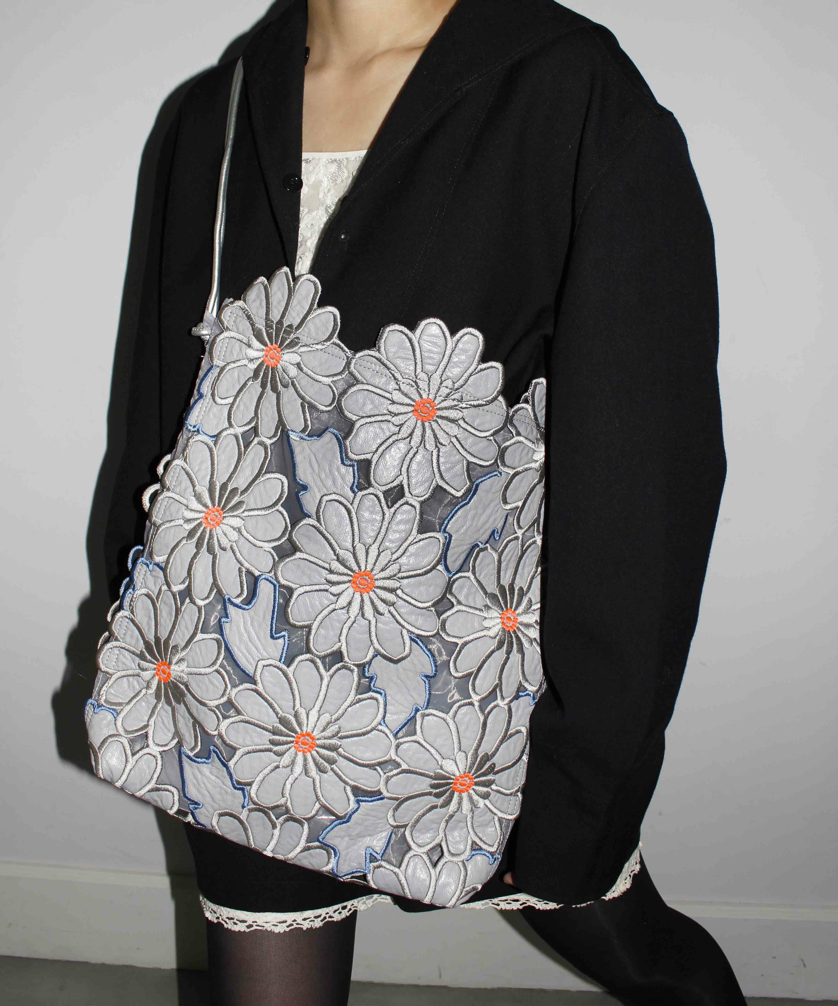 HEY! Mrs ROSE(ヘイ！ミセスローズ)フラワー刺繍トート | CASSELINI