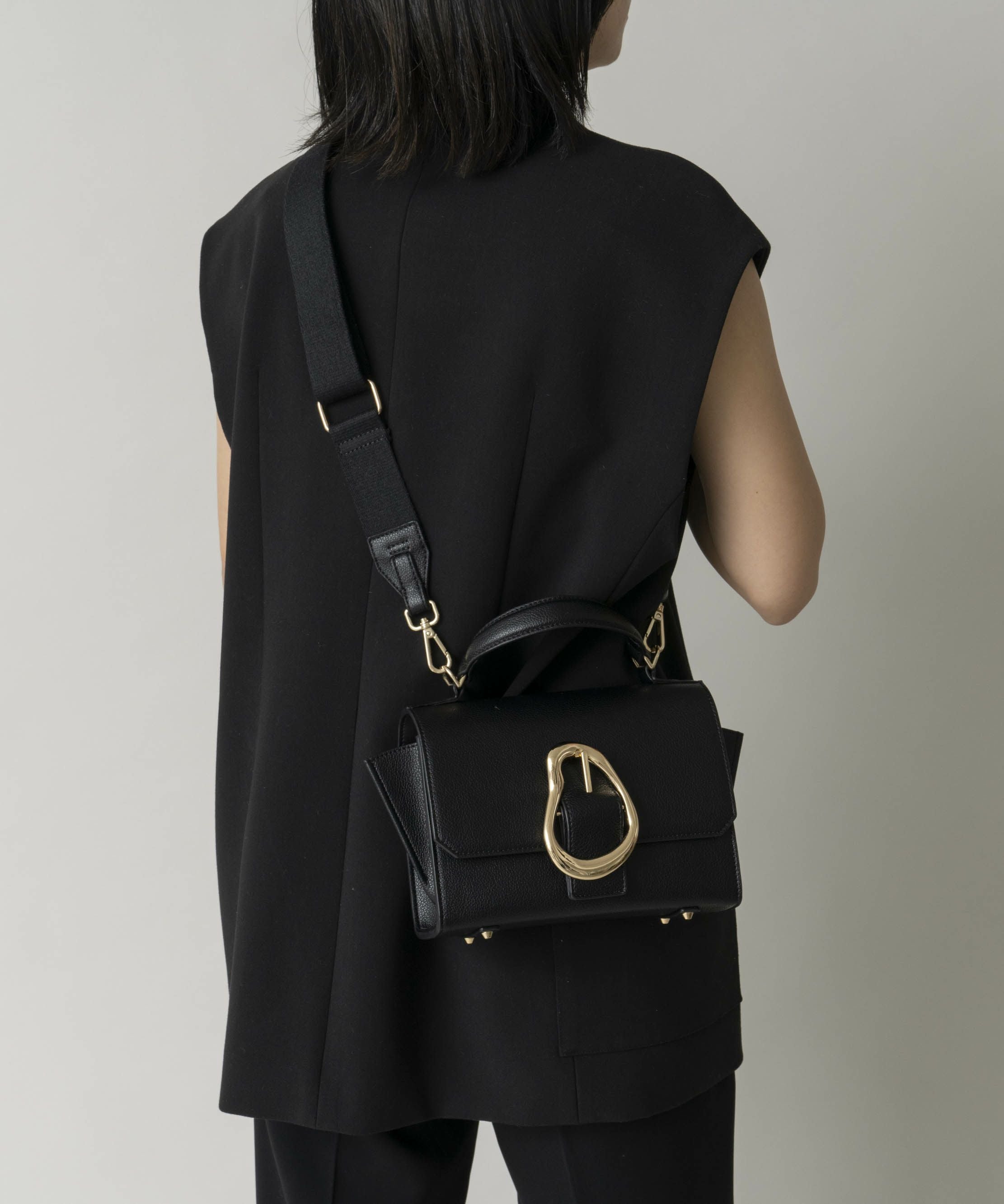【美品】LE VERNIS ルベルニ Poire velvet bag ブラック Le Vernis（ル・ベルニ） ハンドバッグ POIR VELVET BAG : ZOZOTOWN
