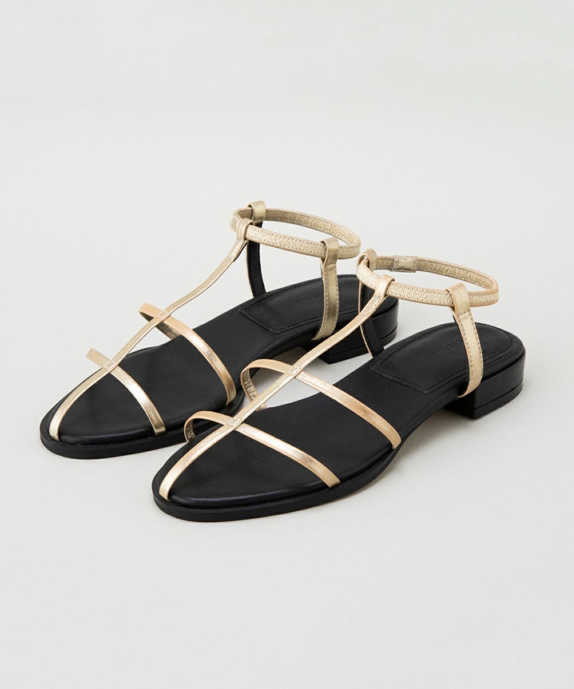 COLOR：ゴールド