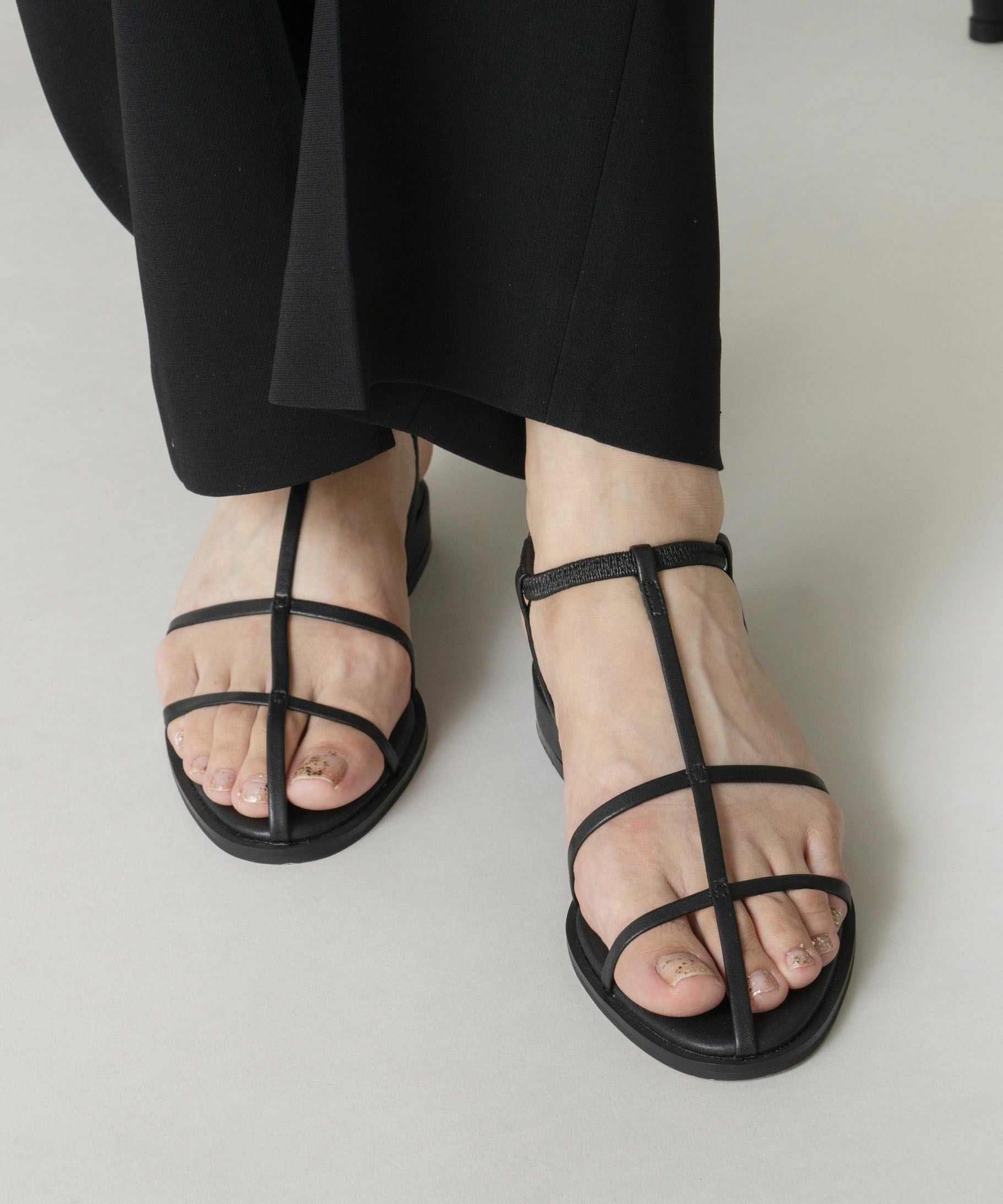 LE VERNIS] I line flat sandals | CASSELINI ONLINE SHOP