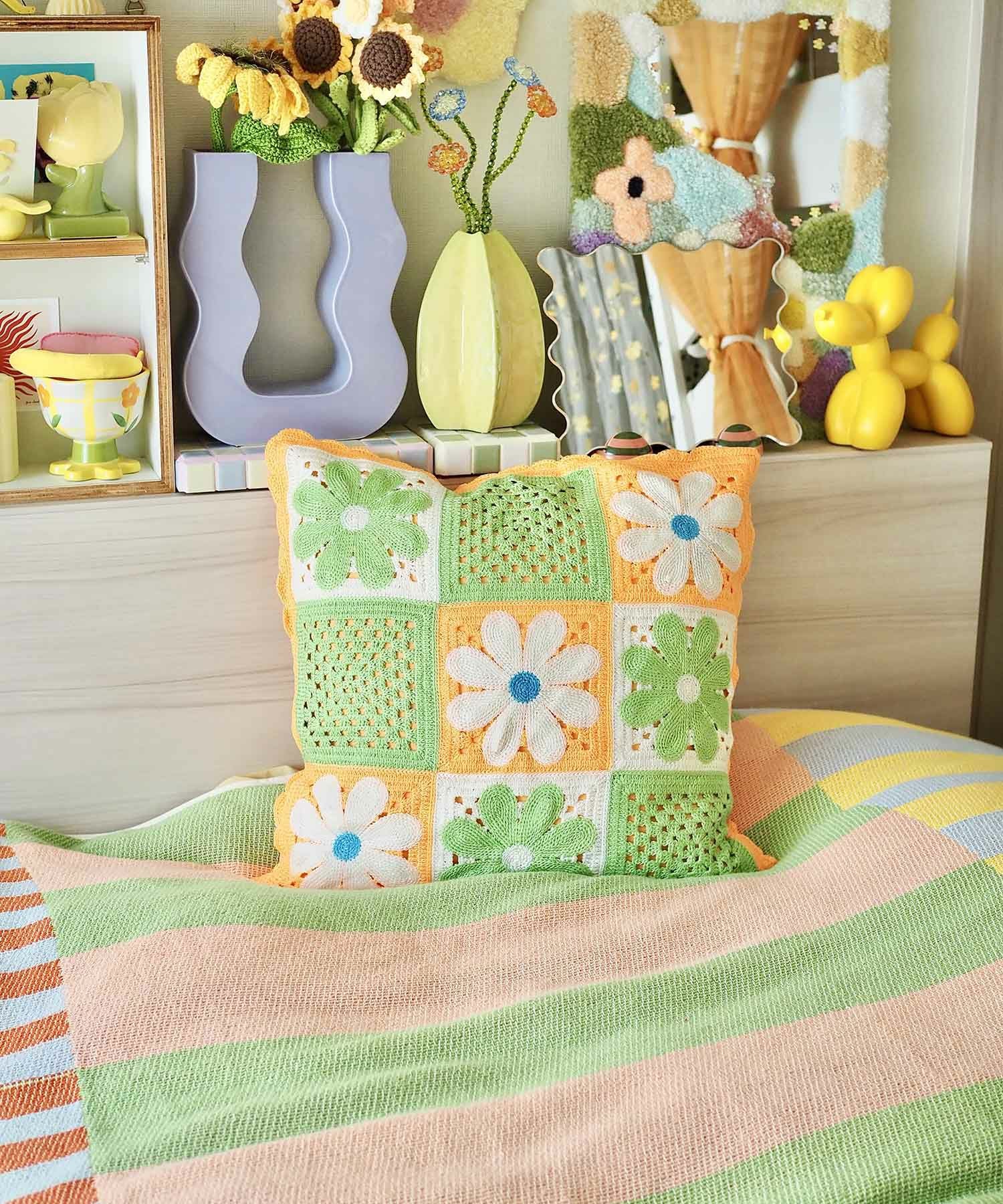★激レア美品⭕kashwere クッションカバーイニシャルS　リゾート夏 Casselini HOME(キャセリーニ ホーム)クロシェクッションカバー