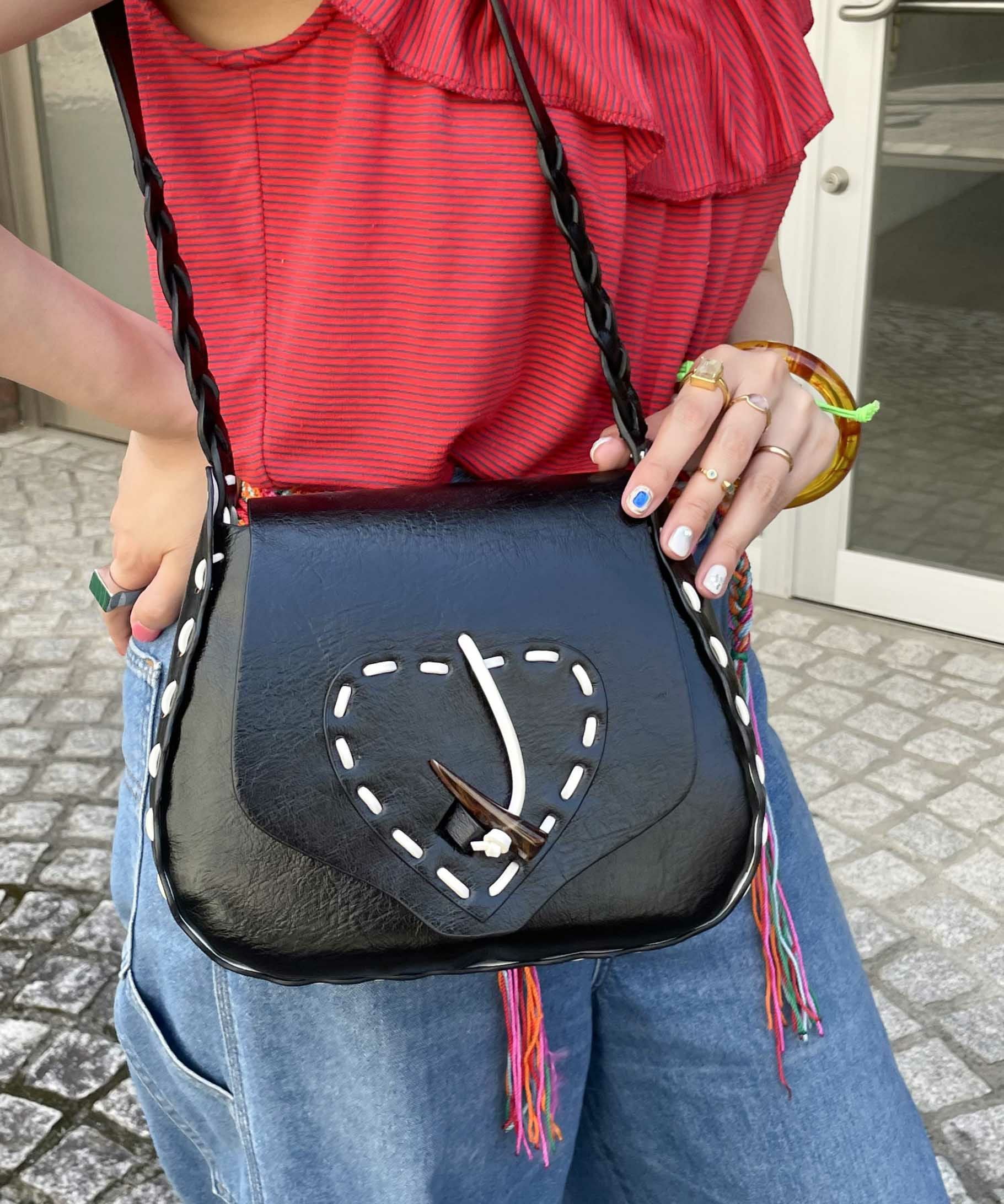 HEY! Mrs ROSE(ヘイ！ミセスローズ)メタルステッチポシェット