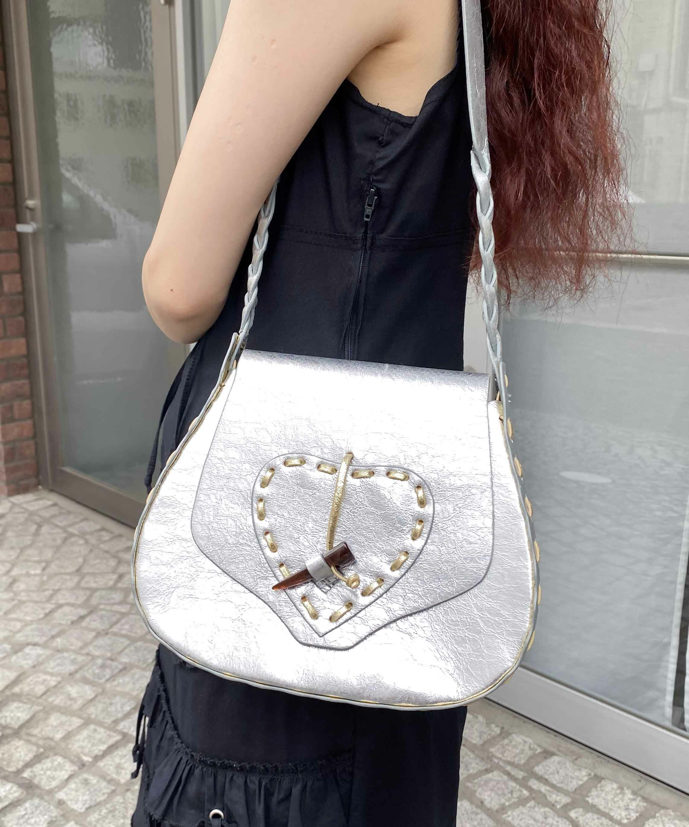 HEY! Mrs ROSE(ヘイ！ミセスローズ)メタルステッチポシェット