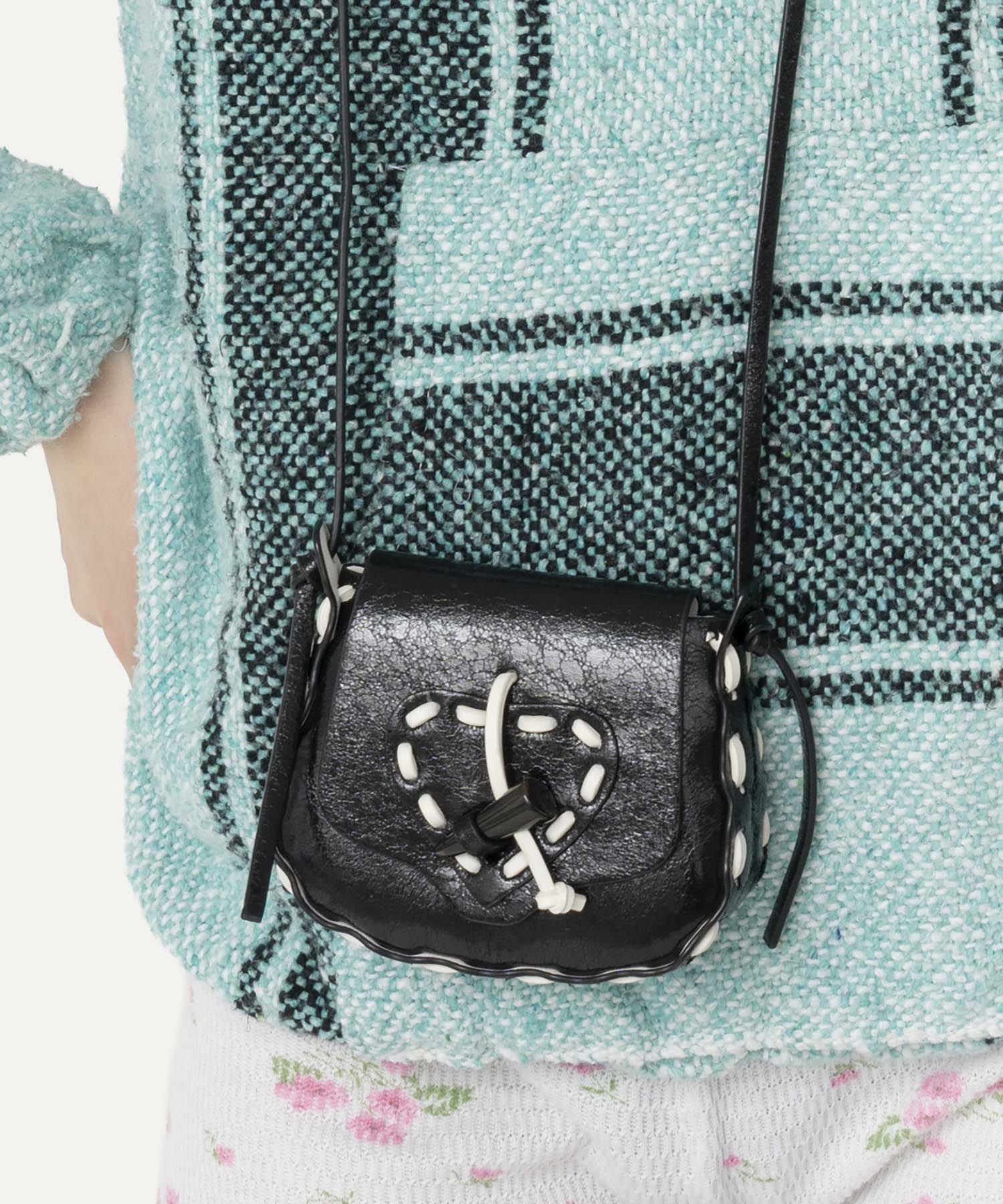 HEY! Mrs ROSE(ヘイ！ミセスローズ)ステッチハートポーチ | CASSELINI