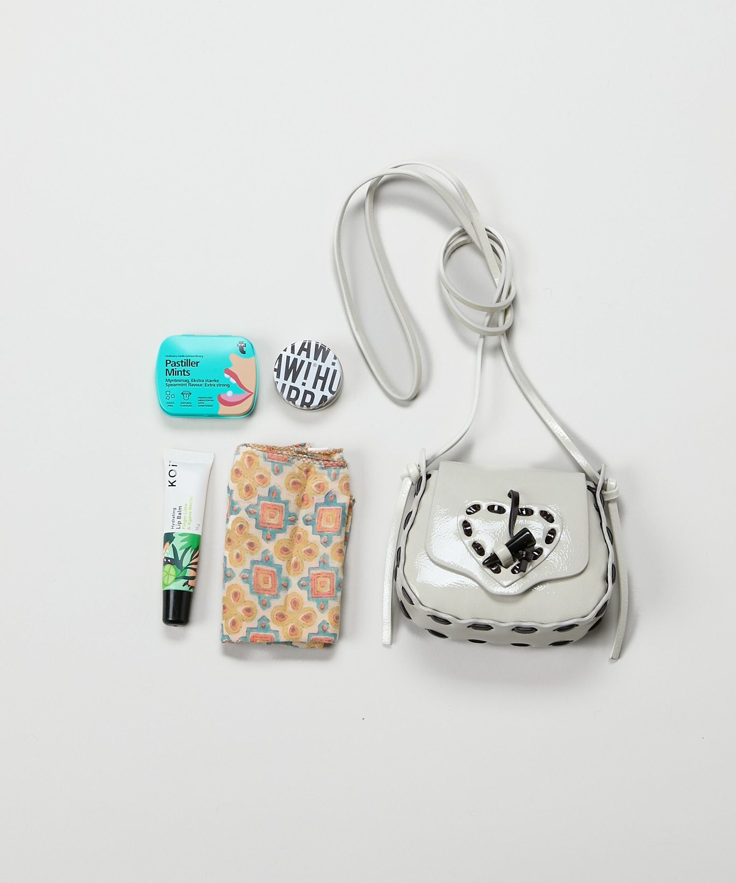 HEY! Mrs ROSE(ヘイ！ミセスローズ)ステッチハートポーチ | CASSELINI