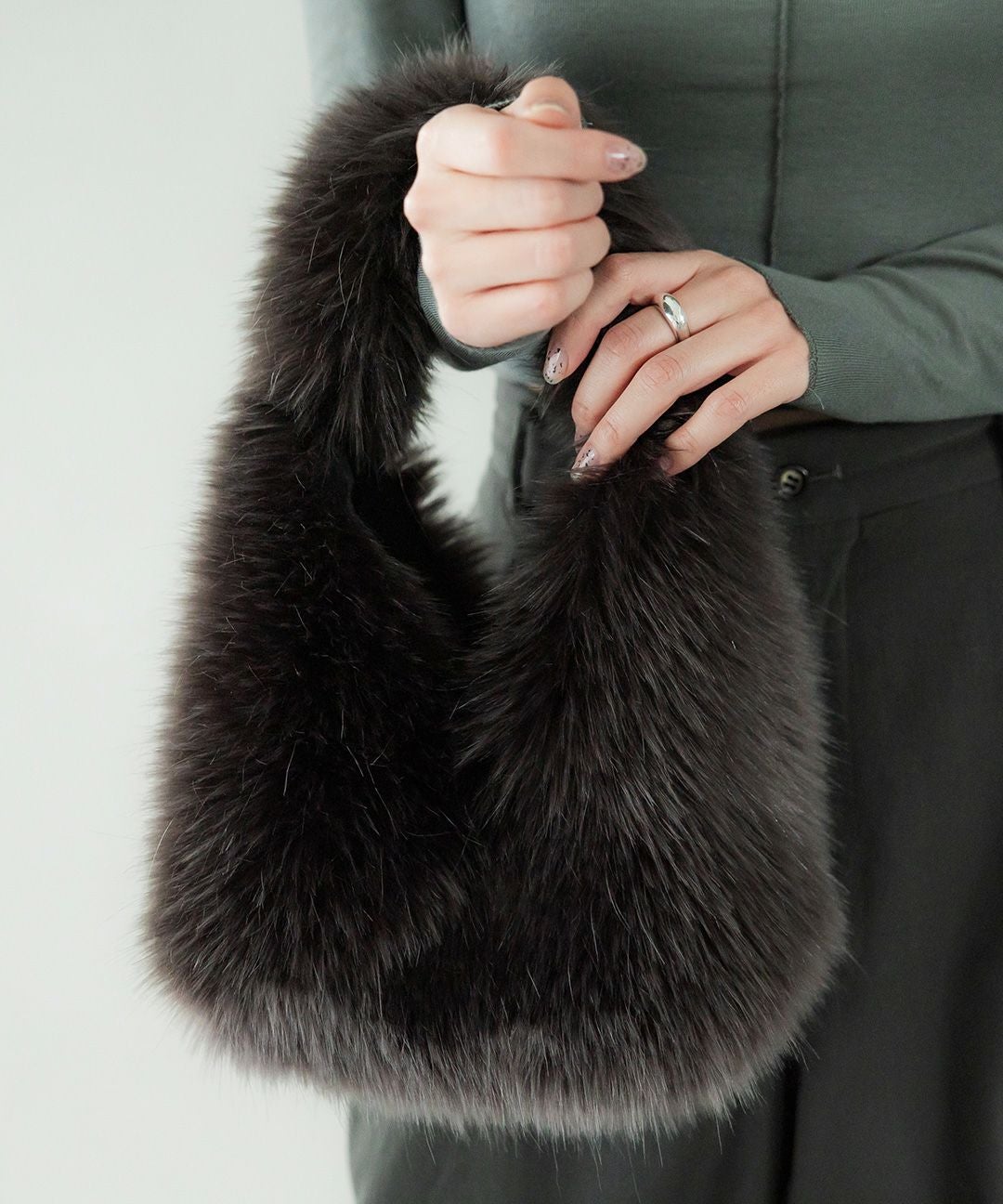 LE VERNIS] Fake fur mini bag | CASSELINI ONLINE SHOP