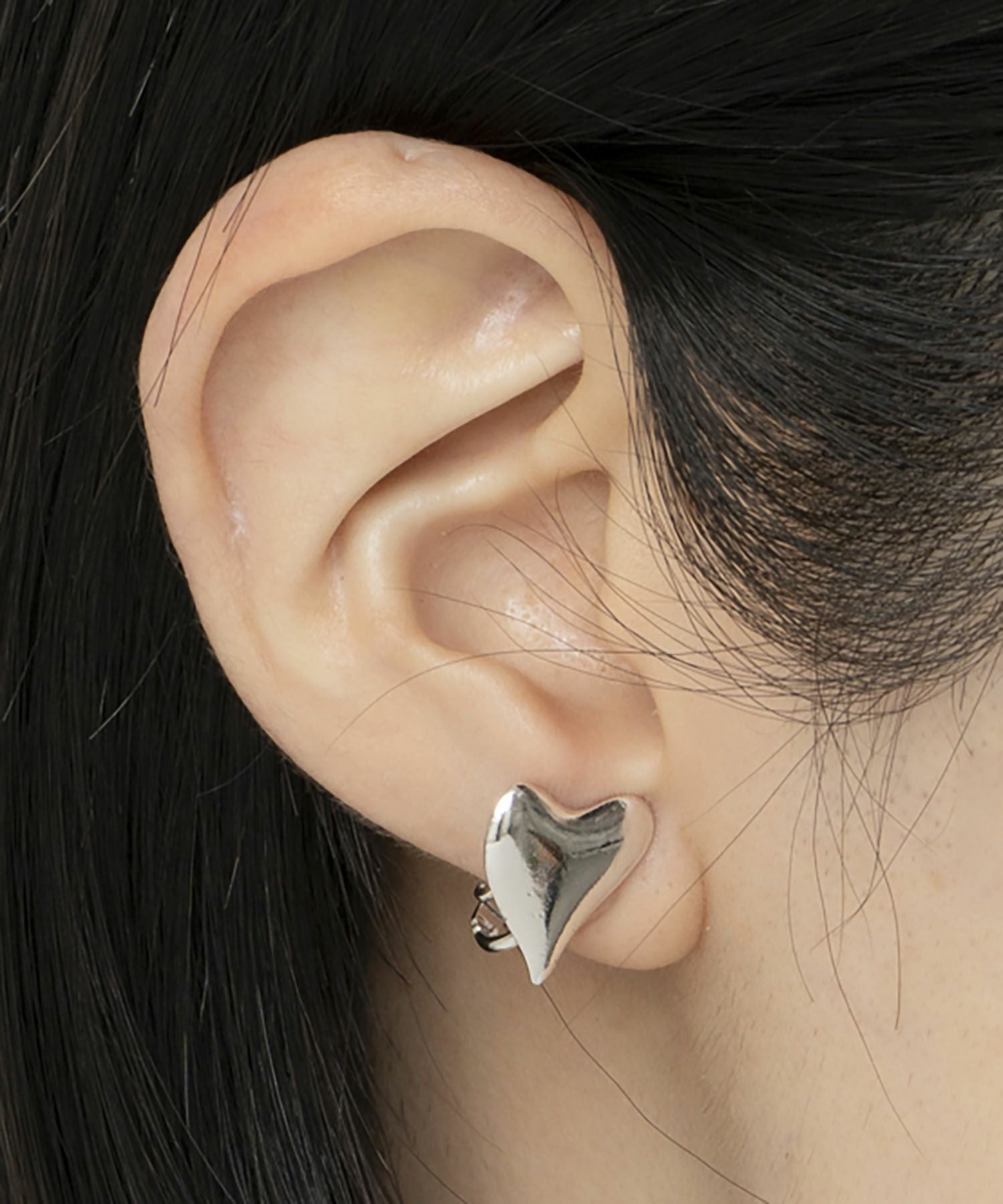 LAPUIS] Coil heart earrings | CASSELINI ONLINE SHOP