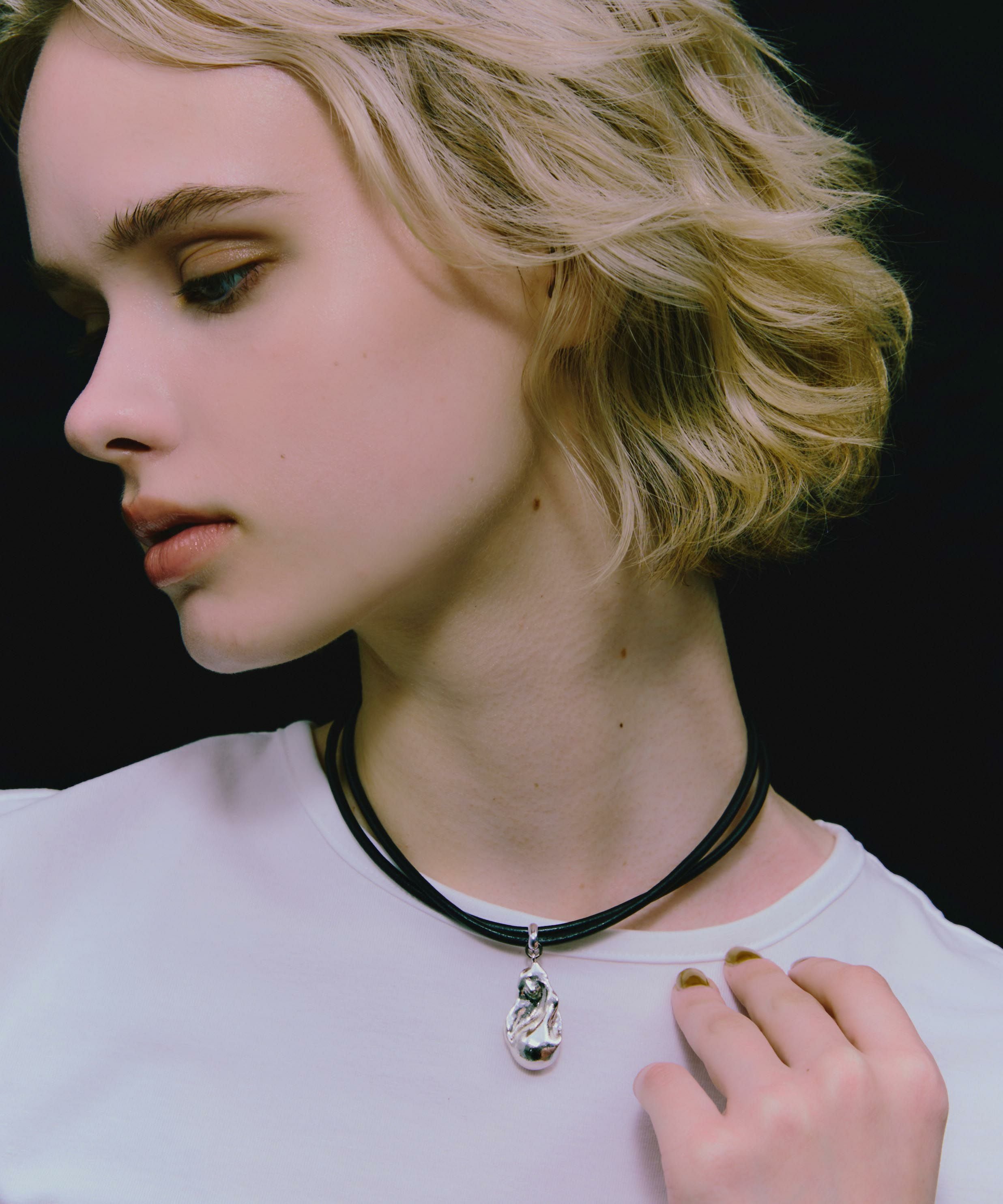 LAPUIS] Oyster leather choker | CASSELINI ONLINE SHOP