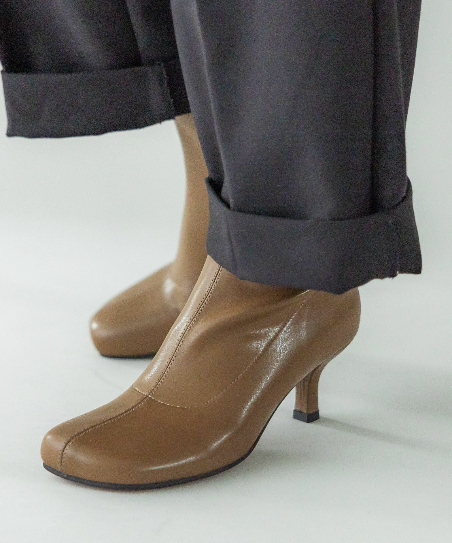 LE VERNIS] Round stretch short boots | CASSELINI ONLINE SHOP
