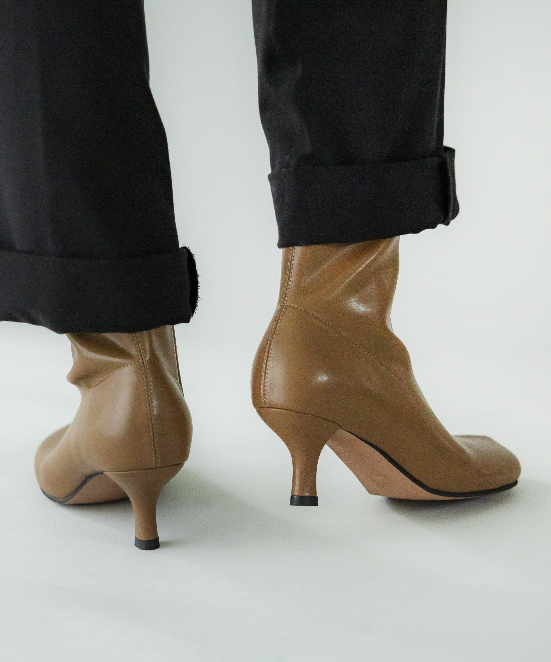 LE VERNIS] Round stretch short boots | CASSELINI ONLINE SHOP