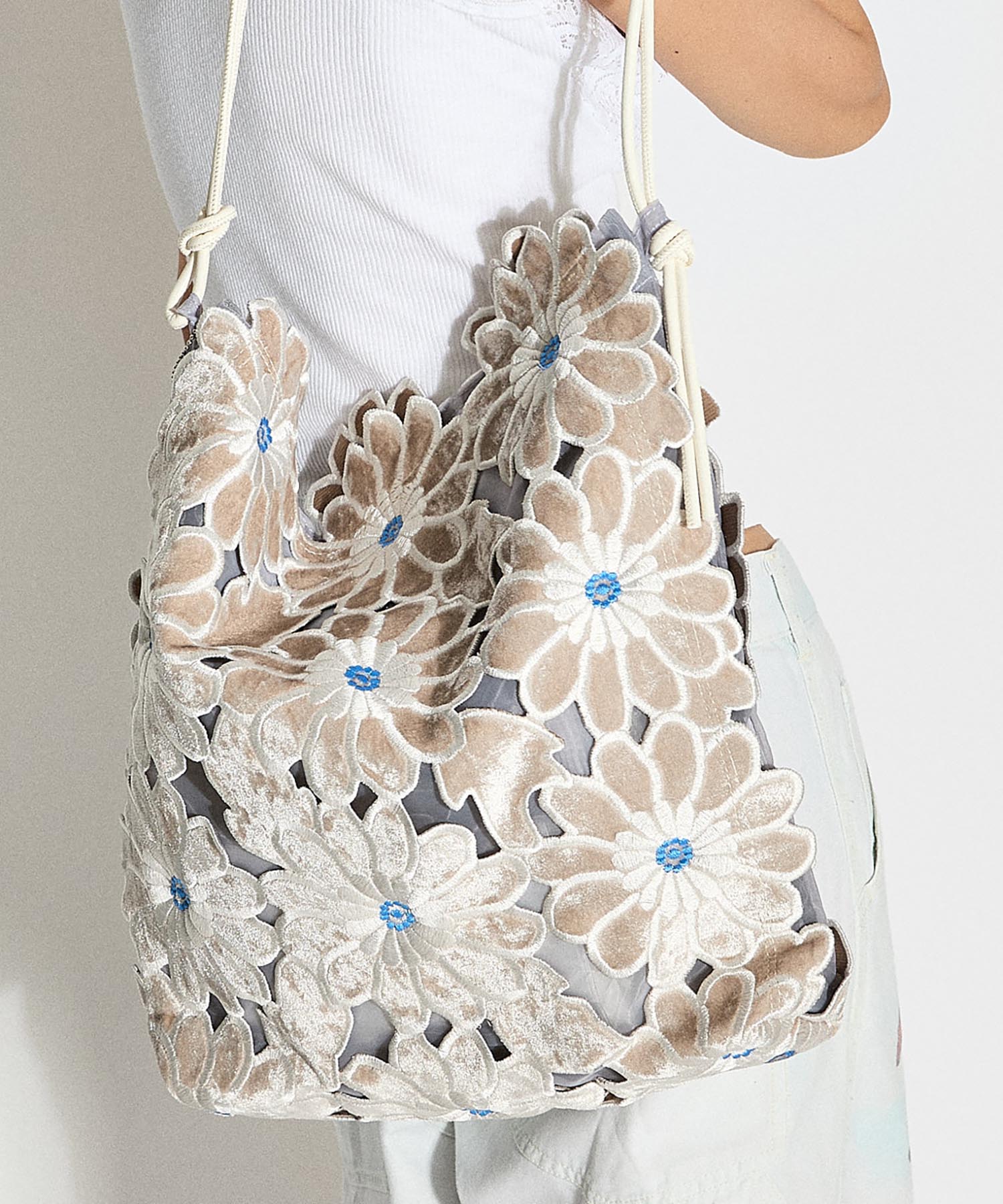 HEY! Mrs ROSE(ヘイ！ミセスローズ)ベロアフラワーTOTE | CASSELINI