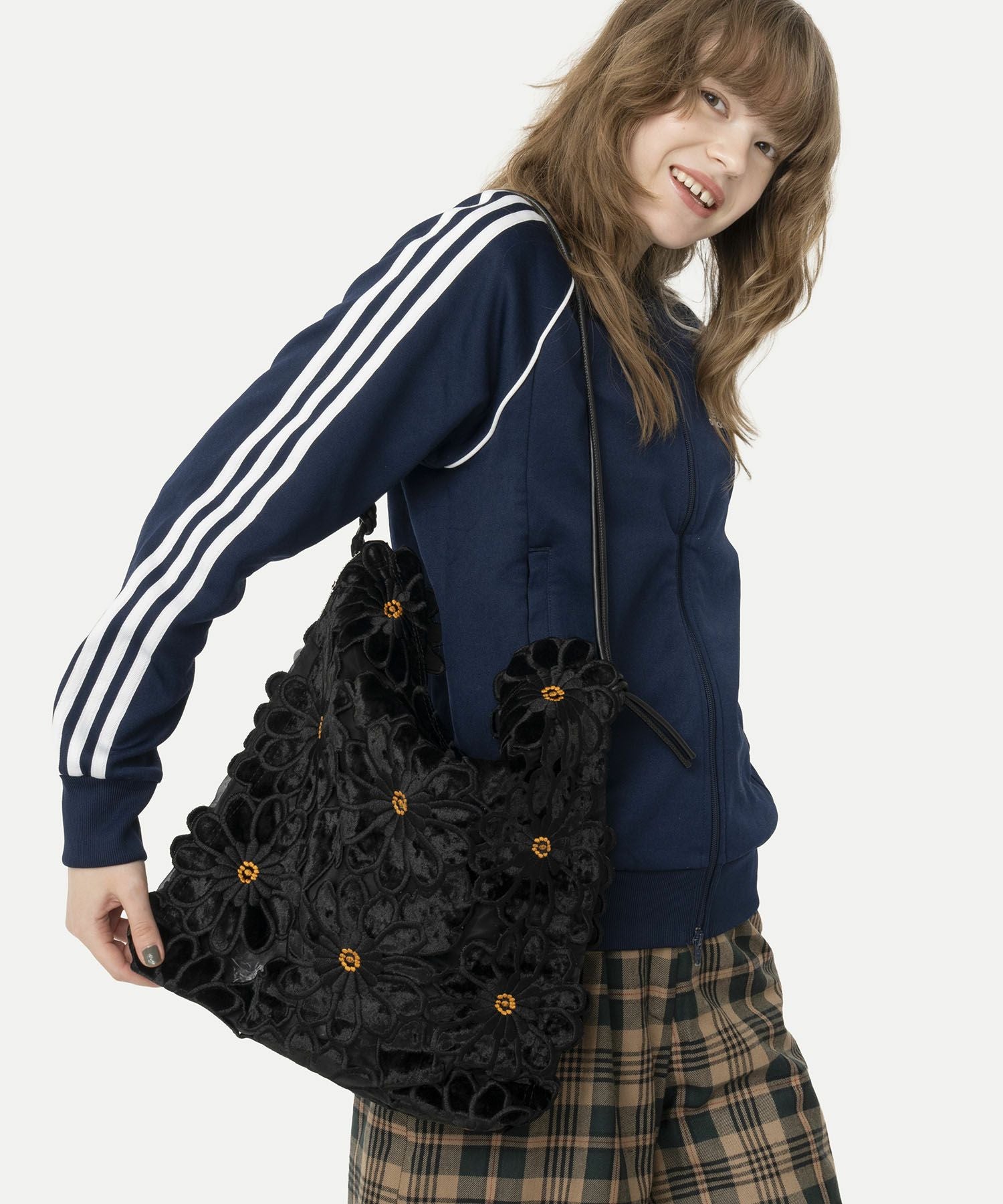 HEY! Mrs ROSE(ヘイ！ミセスローズ)ベロアフラワーTOTE | CASSELINI