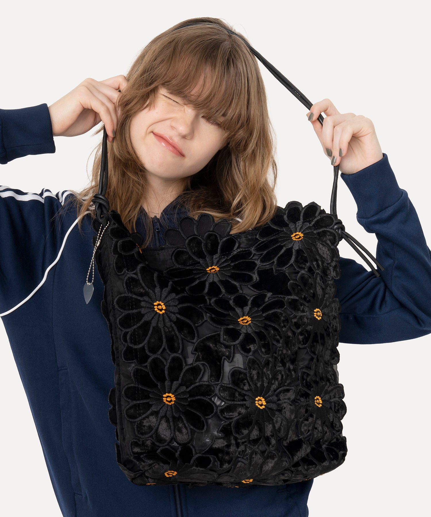 HEY! Mrs ROSE(ヘイ！ミセスローズ)ベロアフラワーTOTE | CASSELINI
