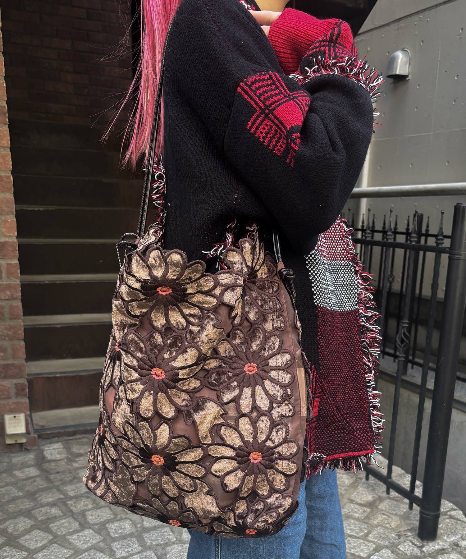 HEY! Mrs ROSE(ヘイ！ミセスローズ)ベロアフラワーTOTE | CASSELINI