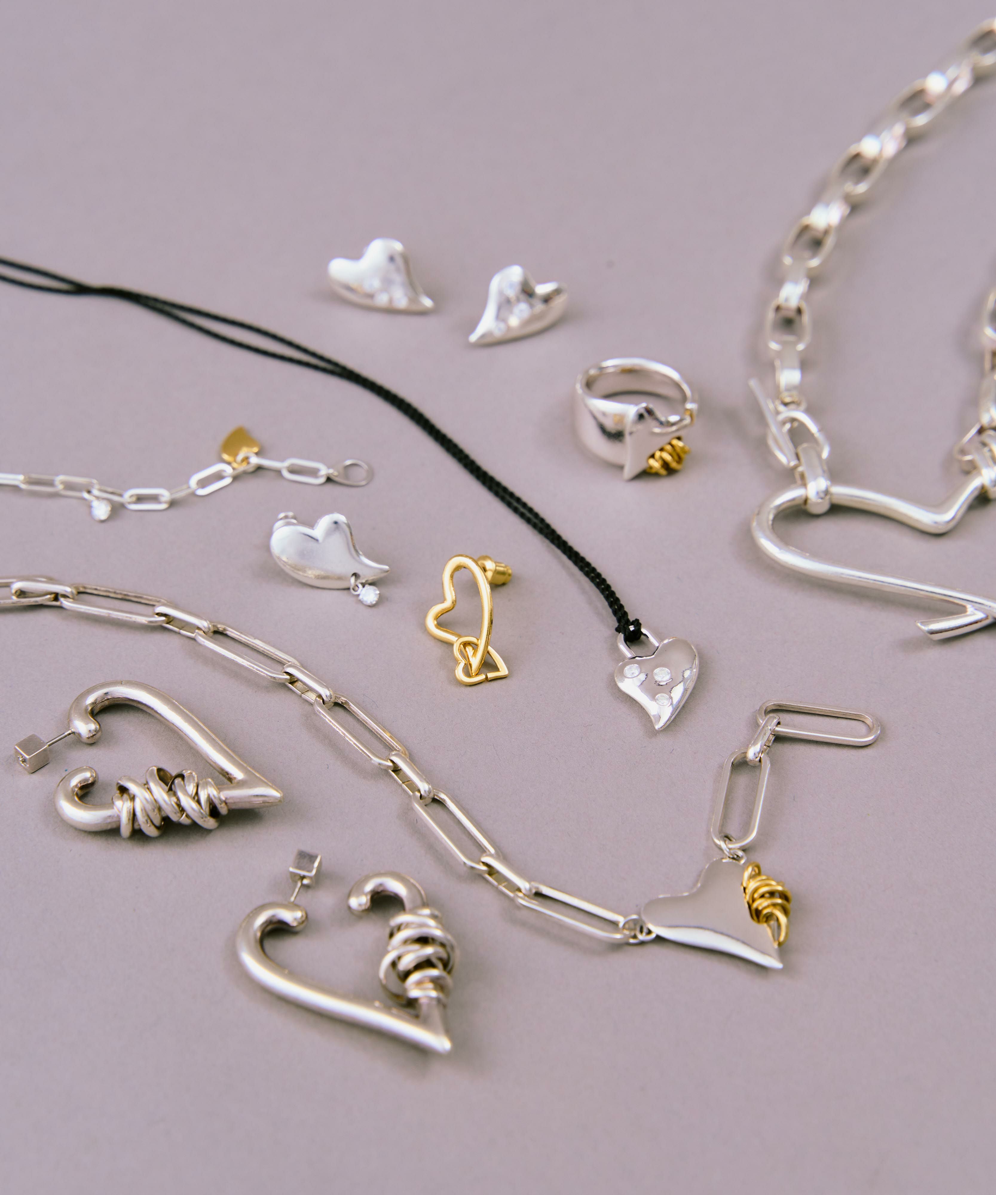 LAPUIS] Coil heart hoop pierced earrings | CASSELINI ONLINE SHOP