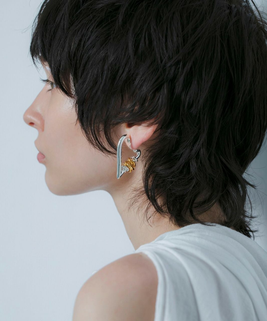 LAPUIS] Coil heart hoop earrings | CASSELINI ONLINE SHOP