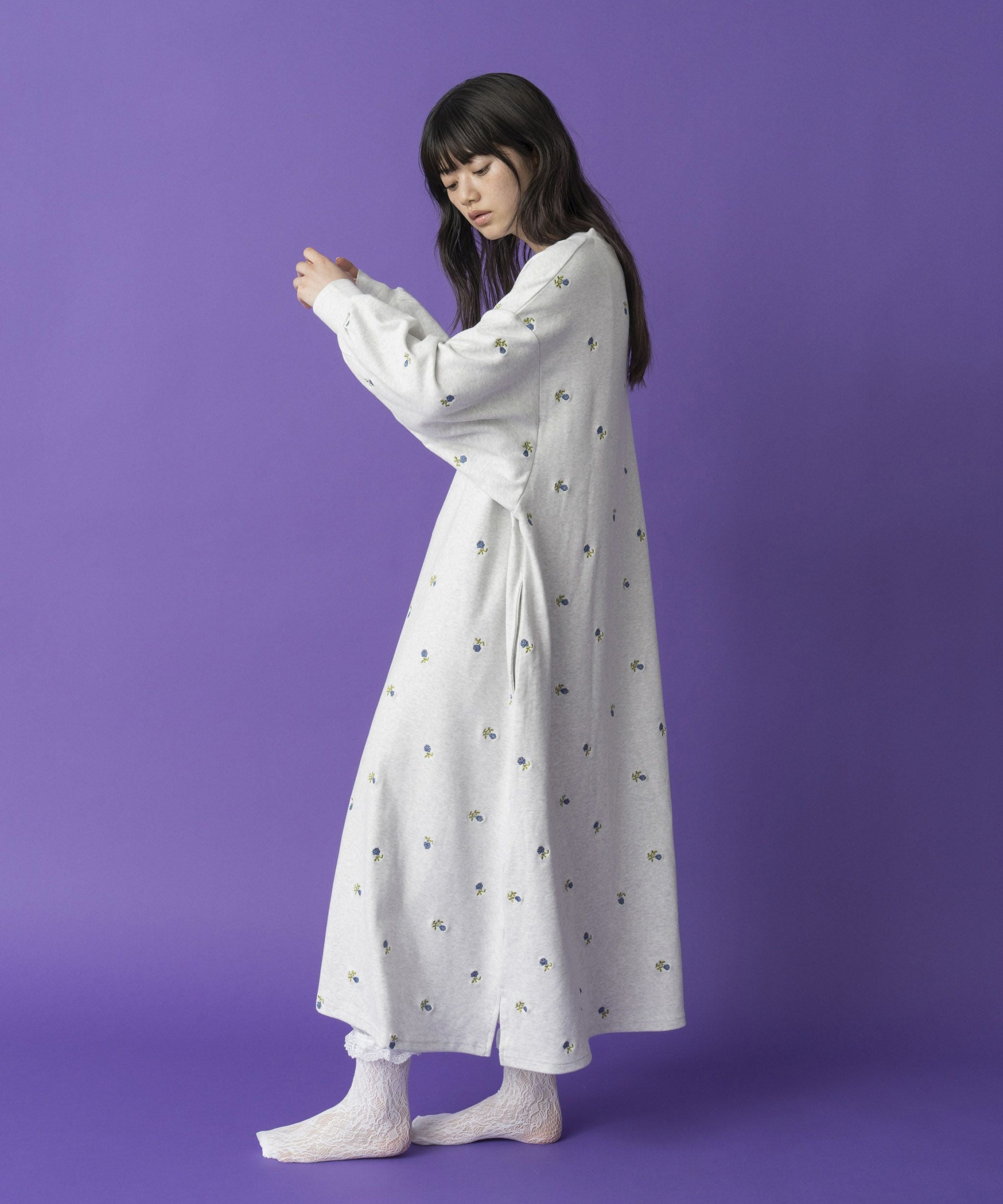 Casselini HOME(キャセリーニ ホーム)刺繍スウェットワンピース