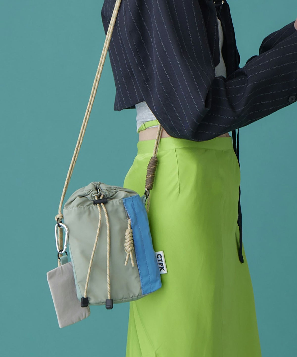 COLOR：オリーブ