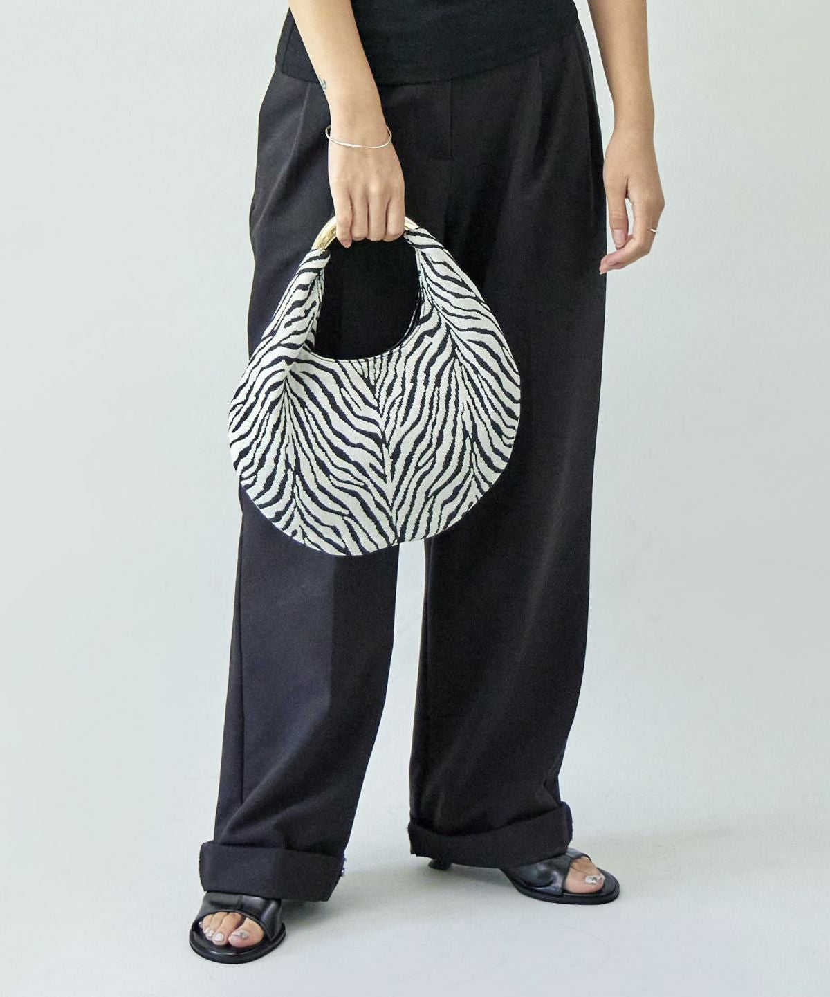 LE VERNIS] Sculpture bag S | CASSELINI ONLINE SHOP