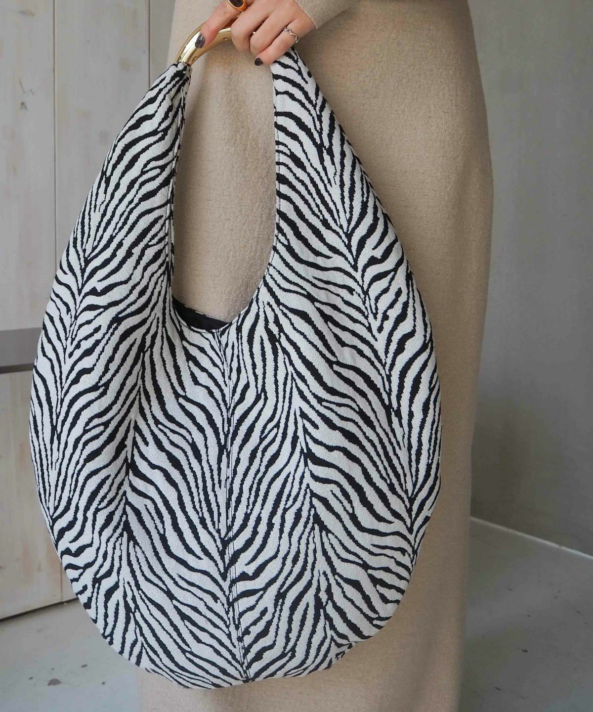 LE VERNIS] Sculpture bag M | CASSELINI ONLINE SHOP