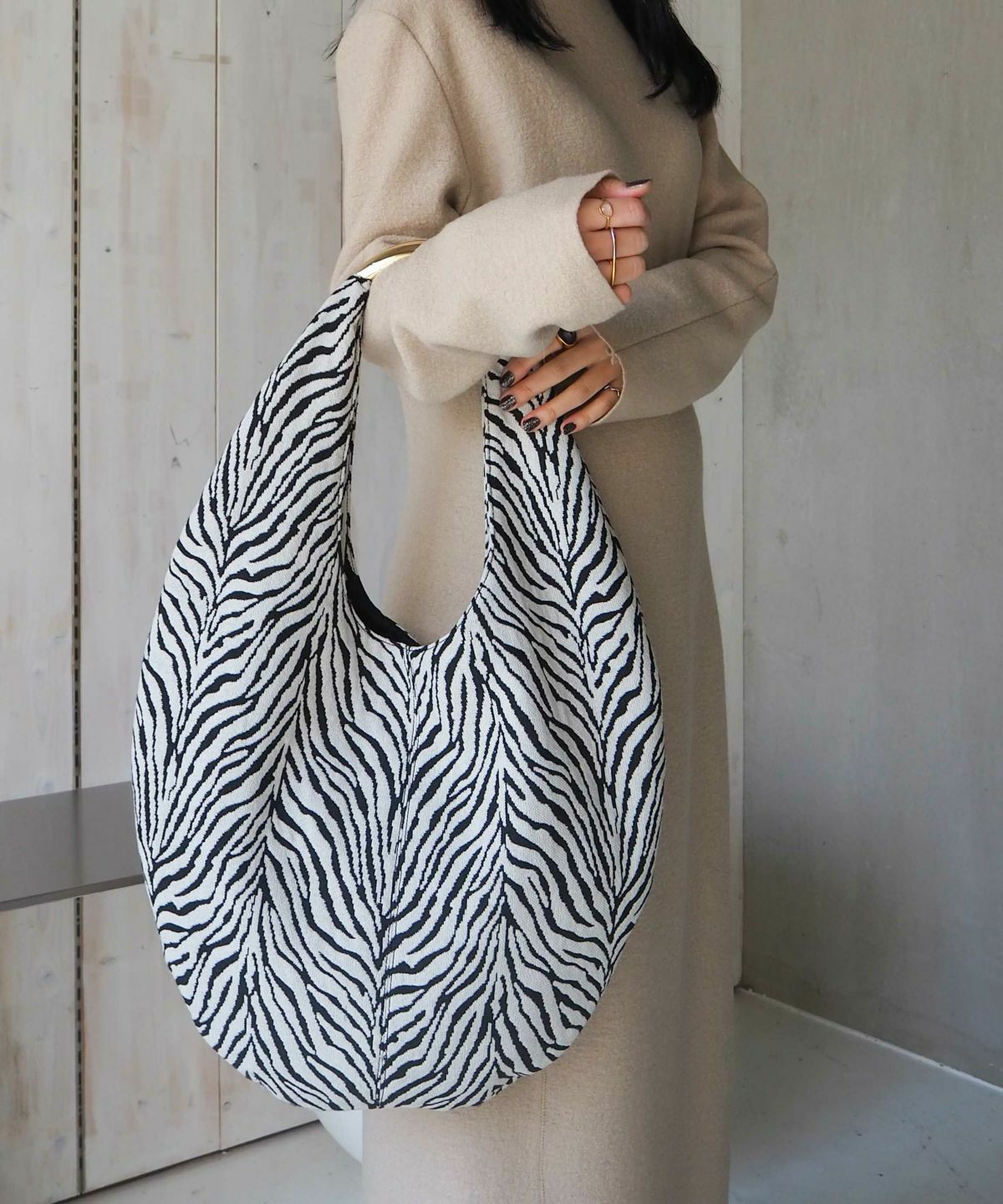 LE VERNIS] Sculpture bag M | CASSELINI ONLINE SHOP