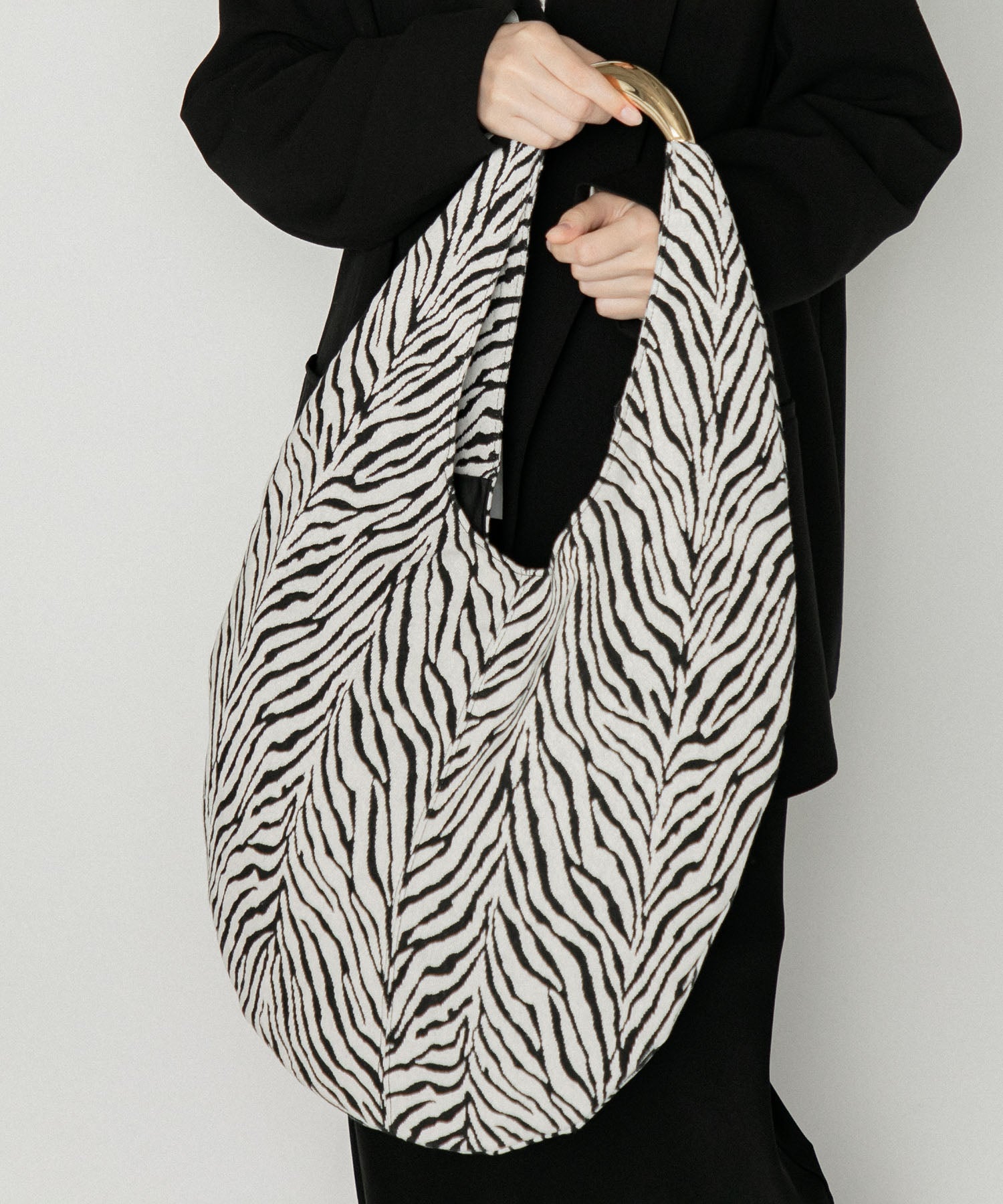 LE VERNIS] Sculpture bag M | CASSELINI ONLINE SHOP
