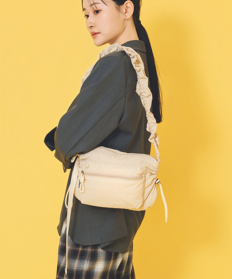 COLOR：アイボリー