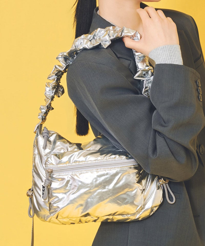 COLOR：シルバー