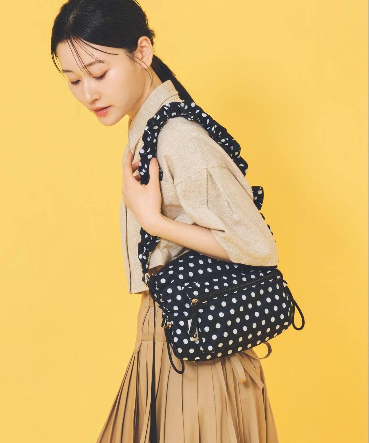 COLOR：モノトーン