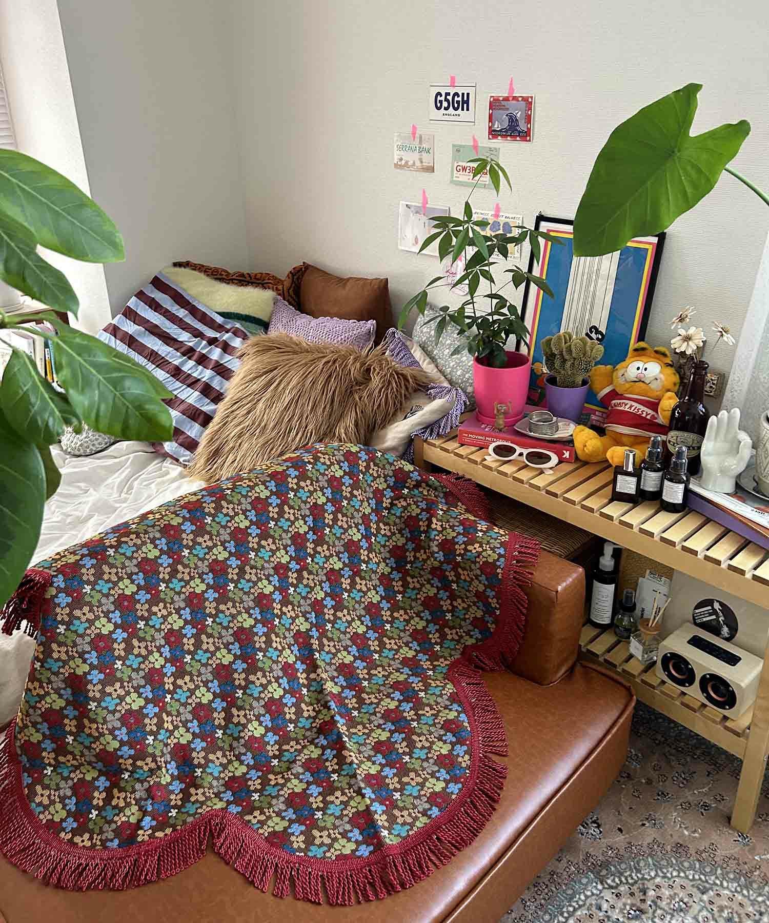 Casselini HOME(キャセリーニ ホーム)ジャガードフラワーラグ