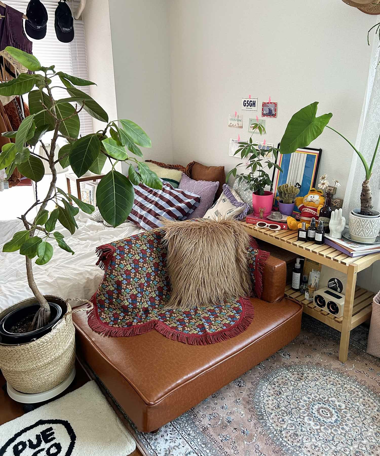 Casselini HOME(キャセリーニ ホーム)ジャガードフラワーラグ