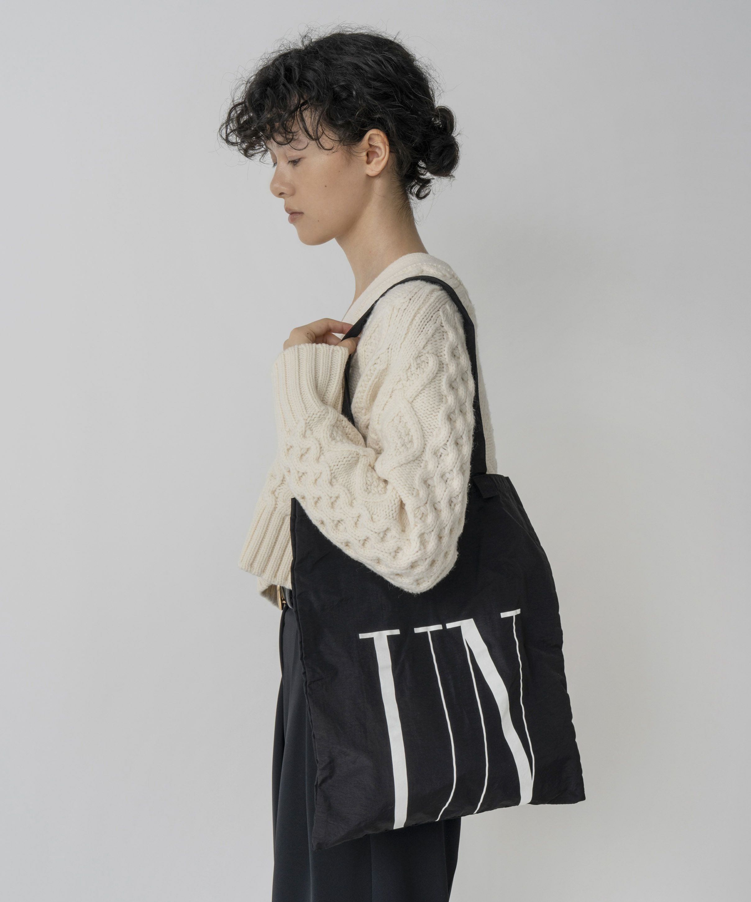 Le Vernis ミニスクエアスウェードトート LE VERNIS] Triangle bag | CASSELINI ONLINE SHOP