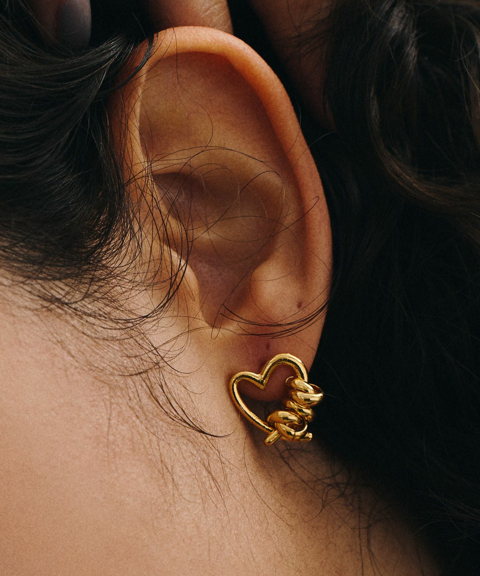 LAPUIS] Line Coil Heart pierced earrings M | CASSELINI ONLINE SHOP