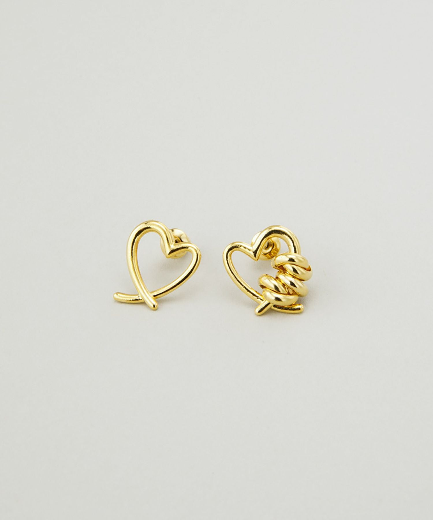 LAPUIS ピアス 滝沢カレン ハート LAPUIS] Line Coil Heart pierced earrings M | CASSELINI ONLINE SHOP