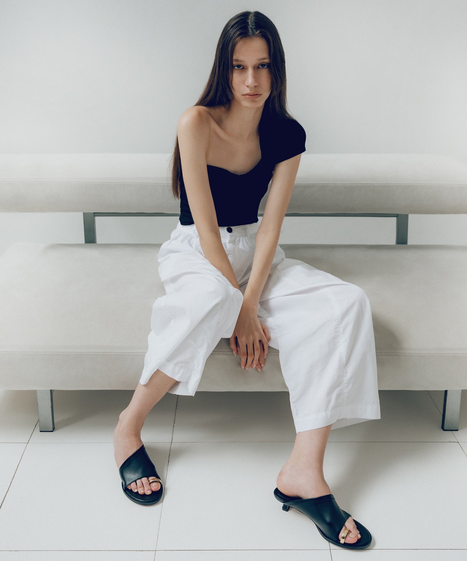 LE VERNIS ルベルニ Toe ring sandals 新色追加】[LE VERNIS] Toe ring sandals | CASSELINI ONLINE SHOP