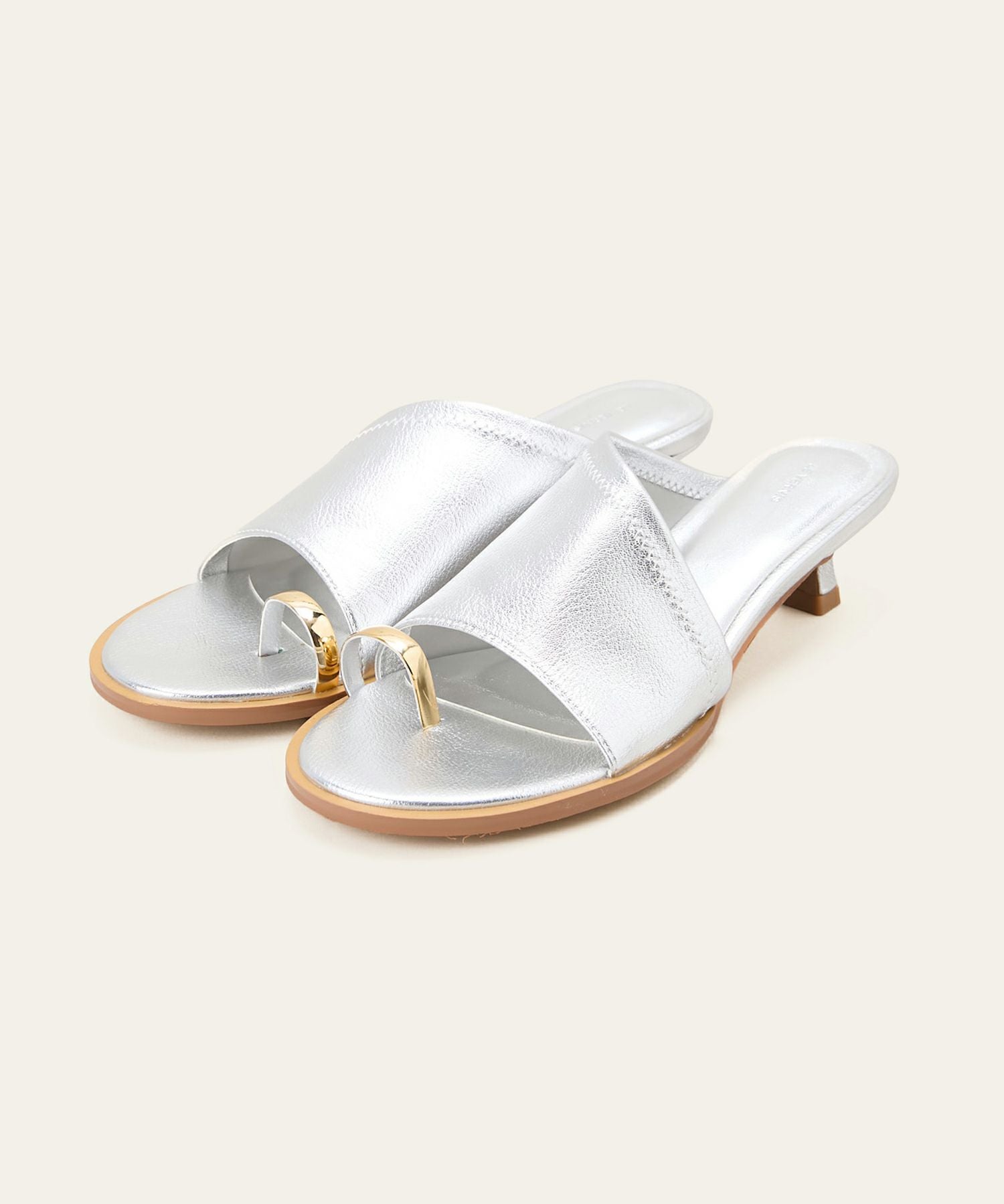 新色追加】[LE VERNIS] Toe ring sandals | CASSELINI ONLINE SHOP