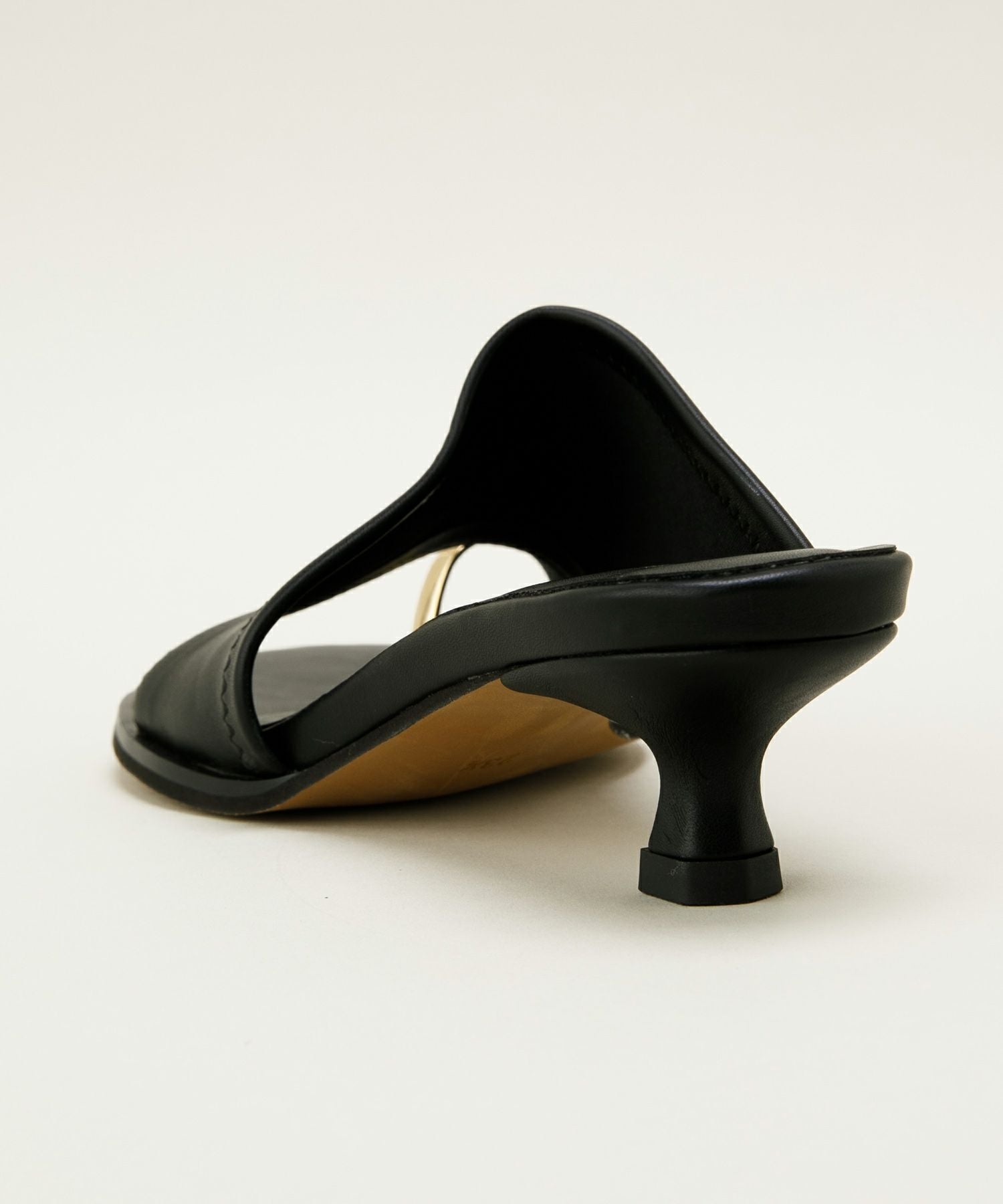 新色追加】[LE VERNIS] Toe ring sandals | CASSELINI ONLINE SHOP