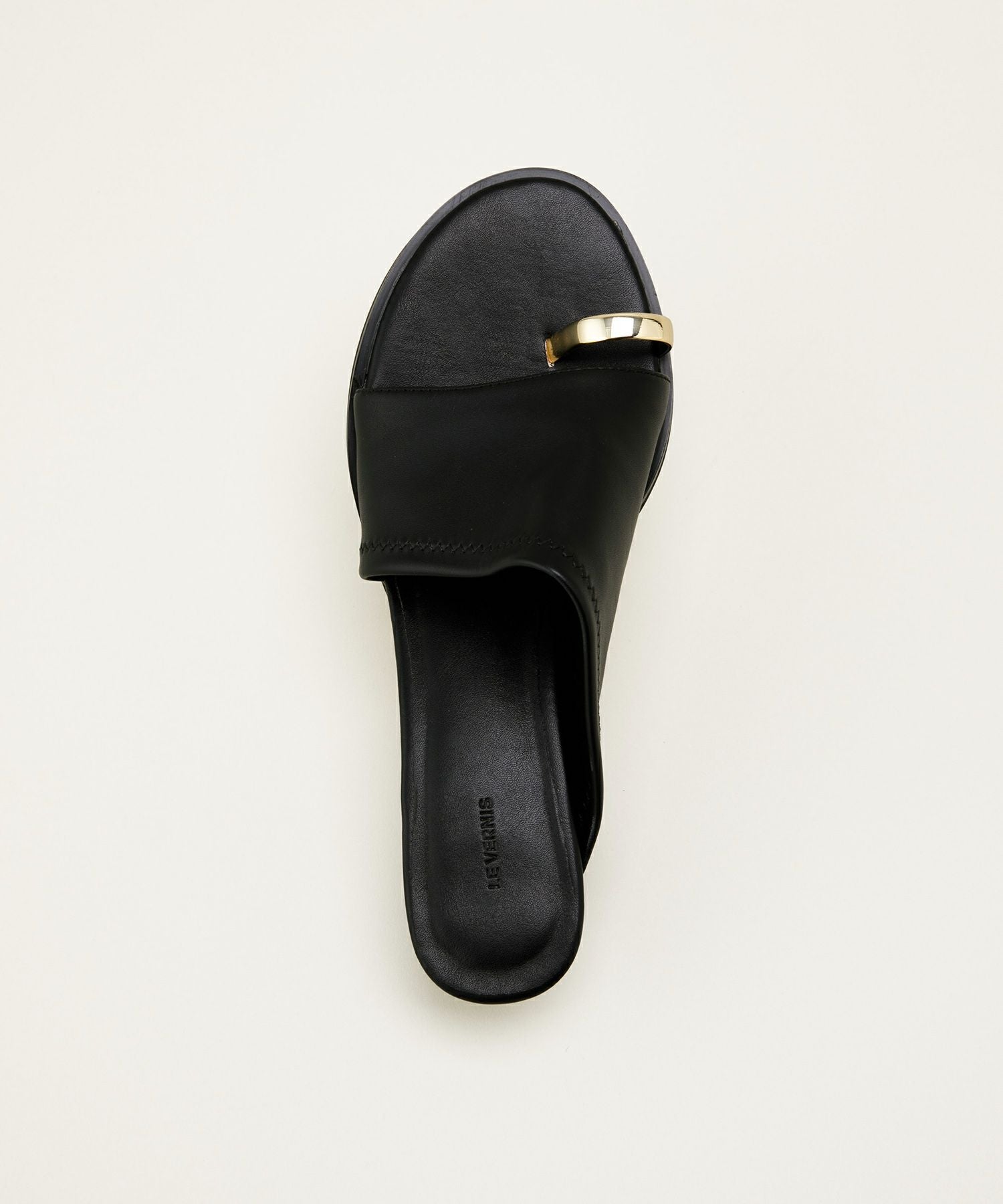 新色追加】[LE VERNIS] Toe ring sandals | CASSELINI ONLINE SHOP