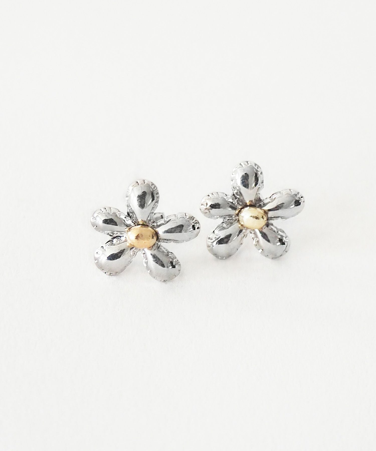 Casselini(キャセリーニ)メタルフラワーピアス | CASSELINI ONLINE SHOP