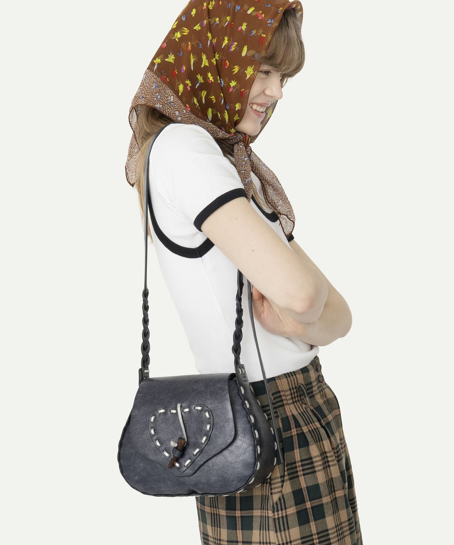 HEY! Mrs ROSE(ヘイ！ミセスローズ)ステッチハートショルダー