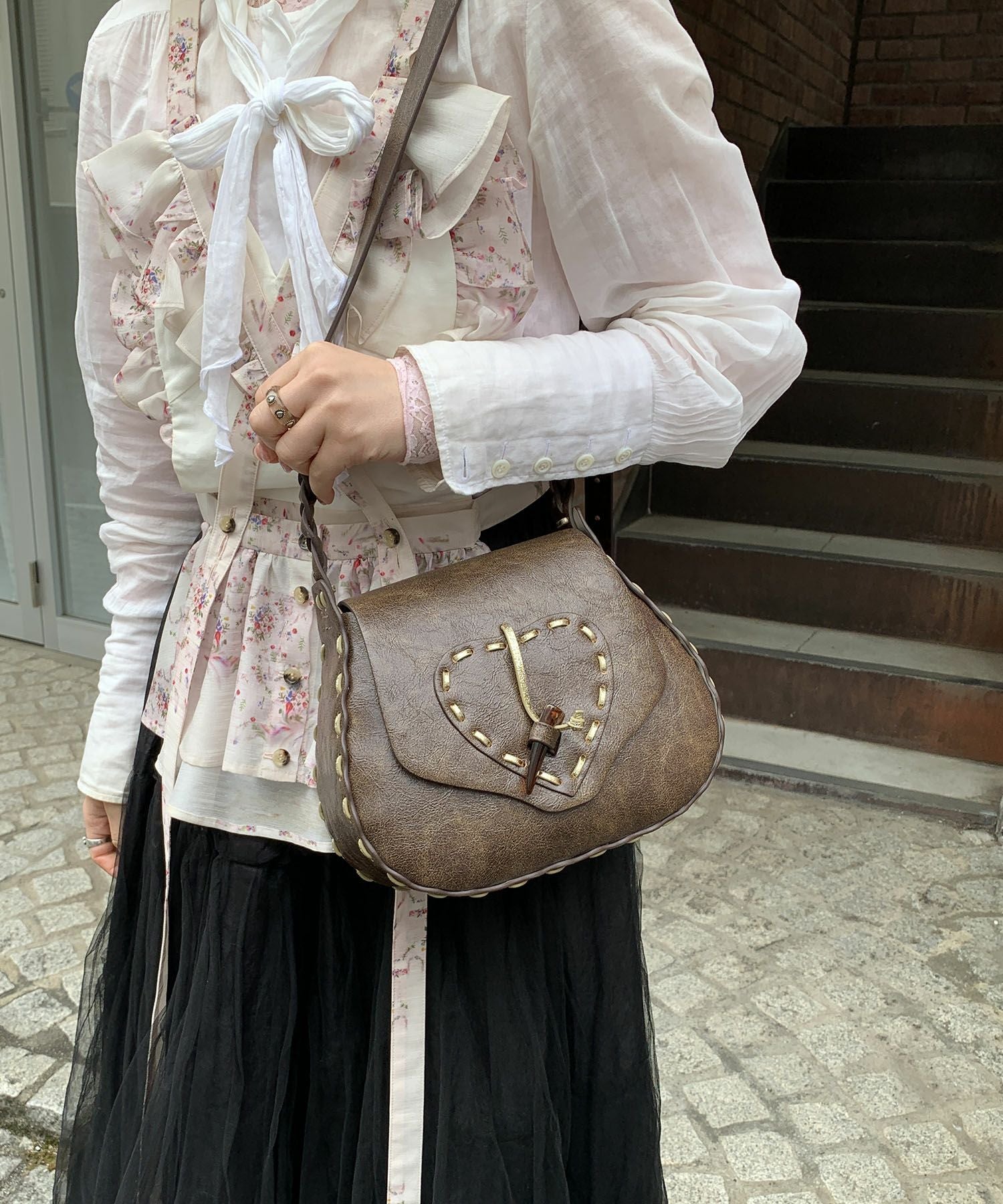 HEY! Mrs ROSE(ヘイ！ミセスローズ)ステッチハートショルダー