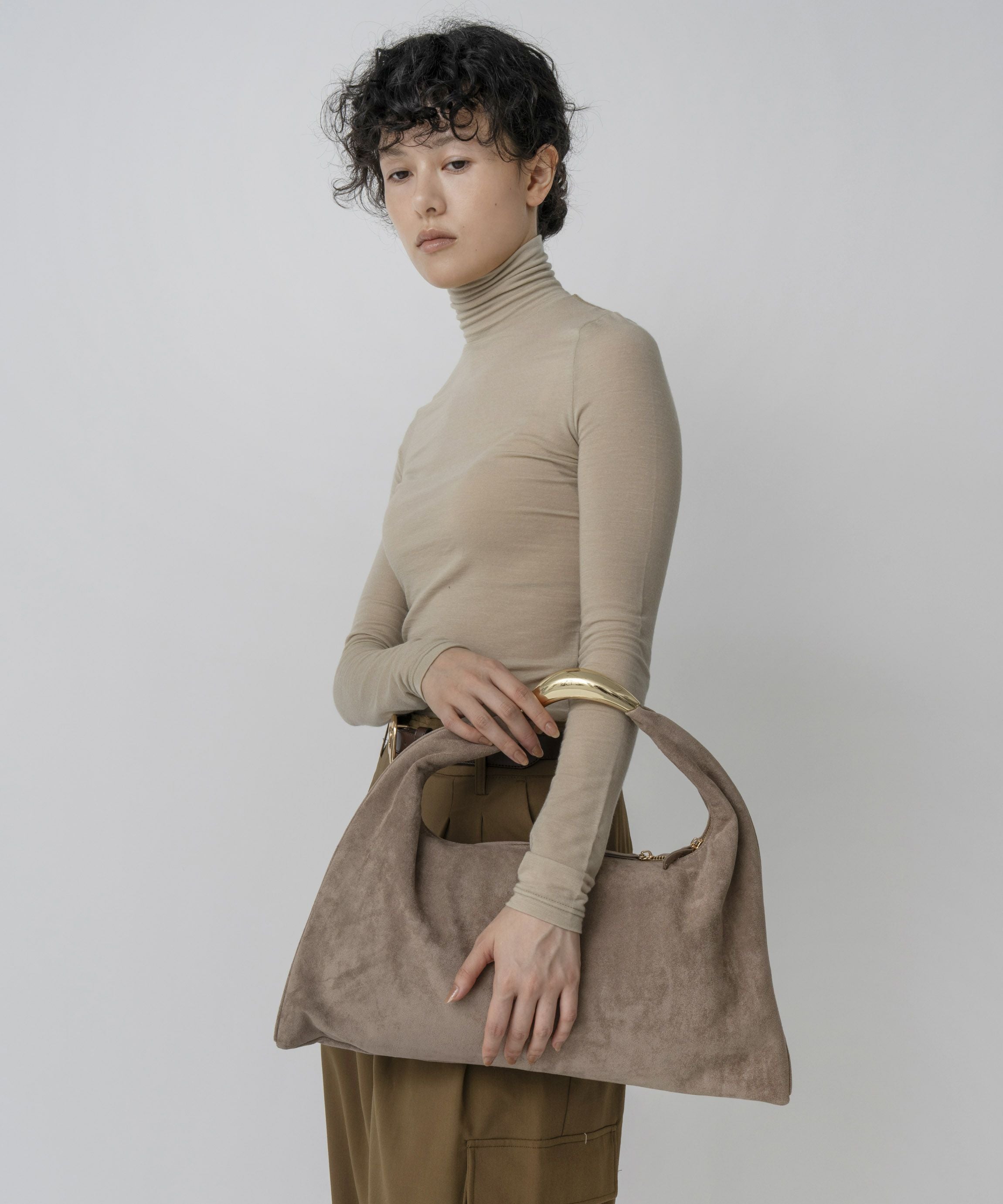 LE VERNIS] Sculpture triangle bag M | CASSELINI ONLINE SHOP