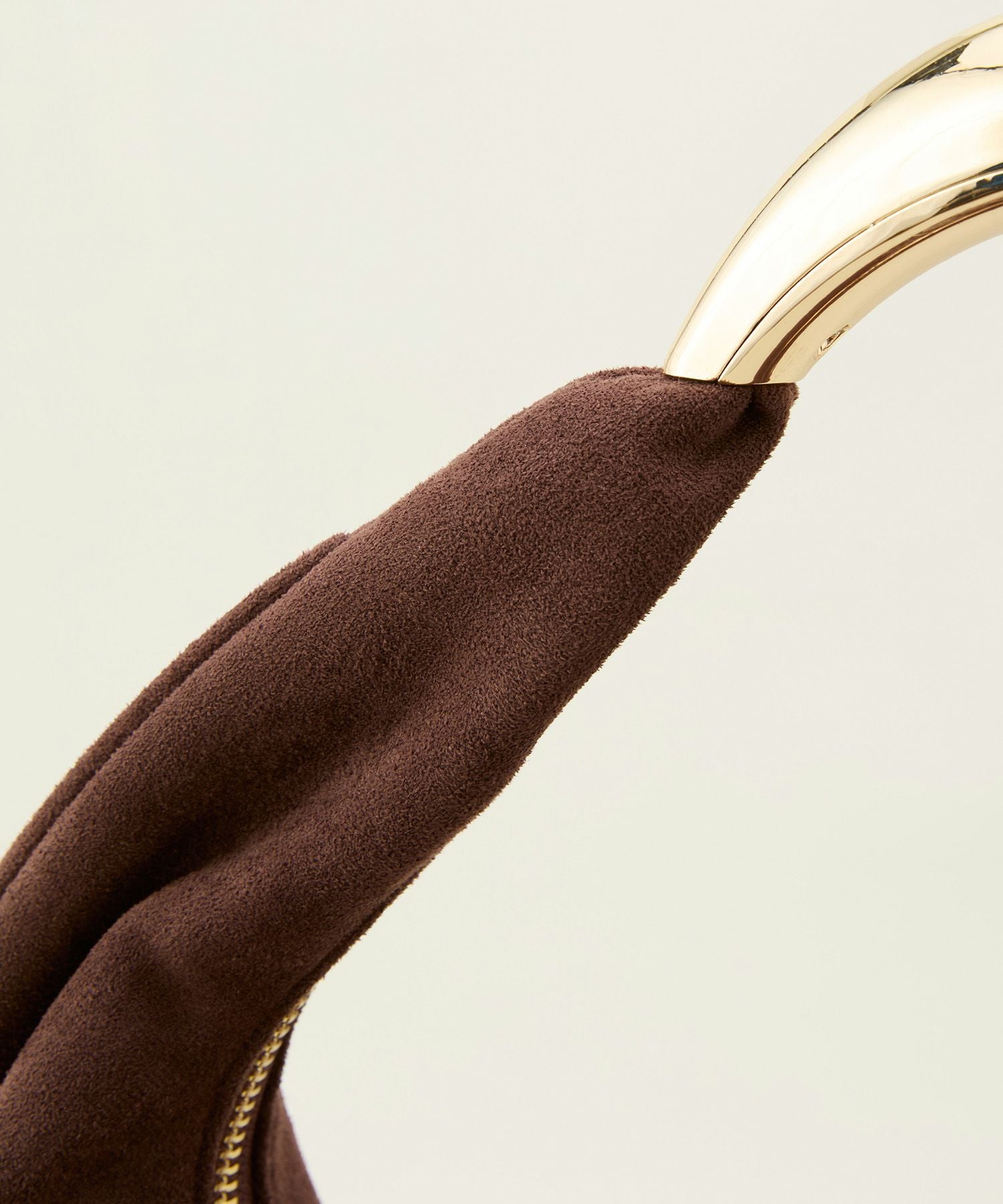 LE VERNIS] Sculpture triangle bag M | CASSELINI ONLINE SHOP