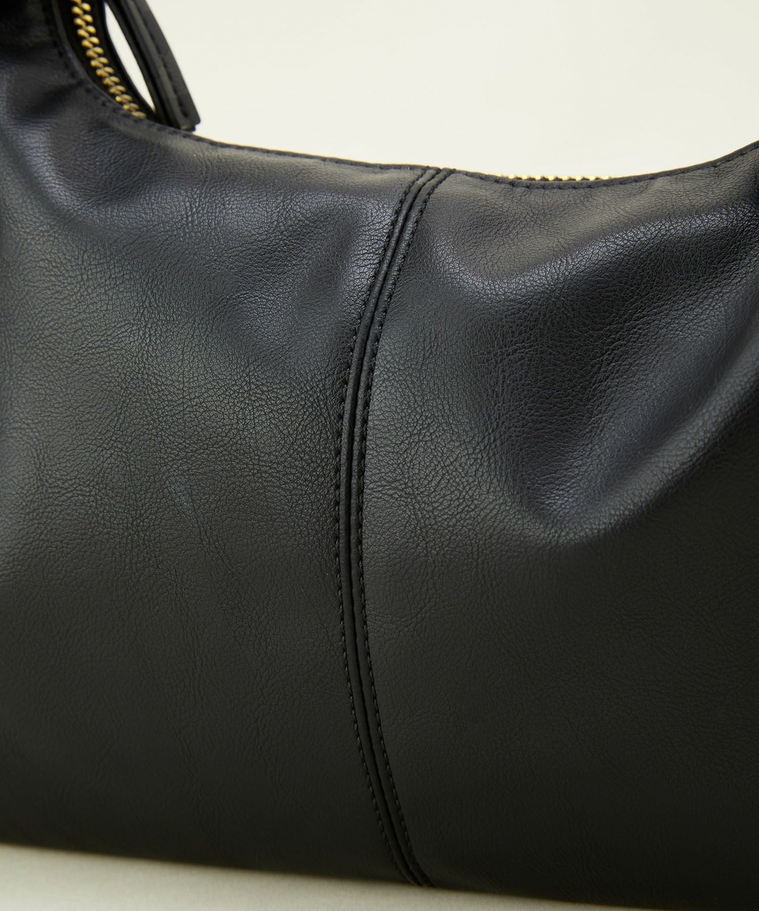 LE VERNIS] Sculpture triangle bag S | CASSELINI ONLINE SHOP