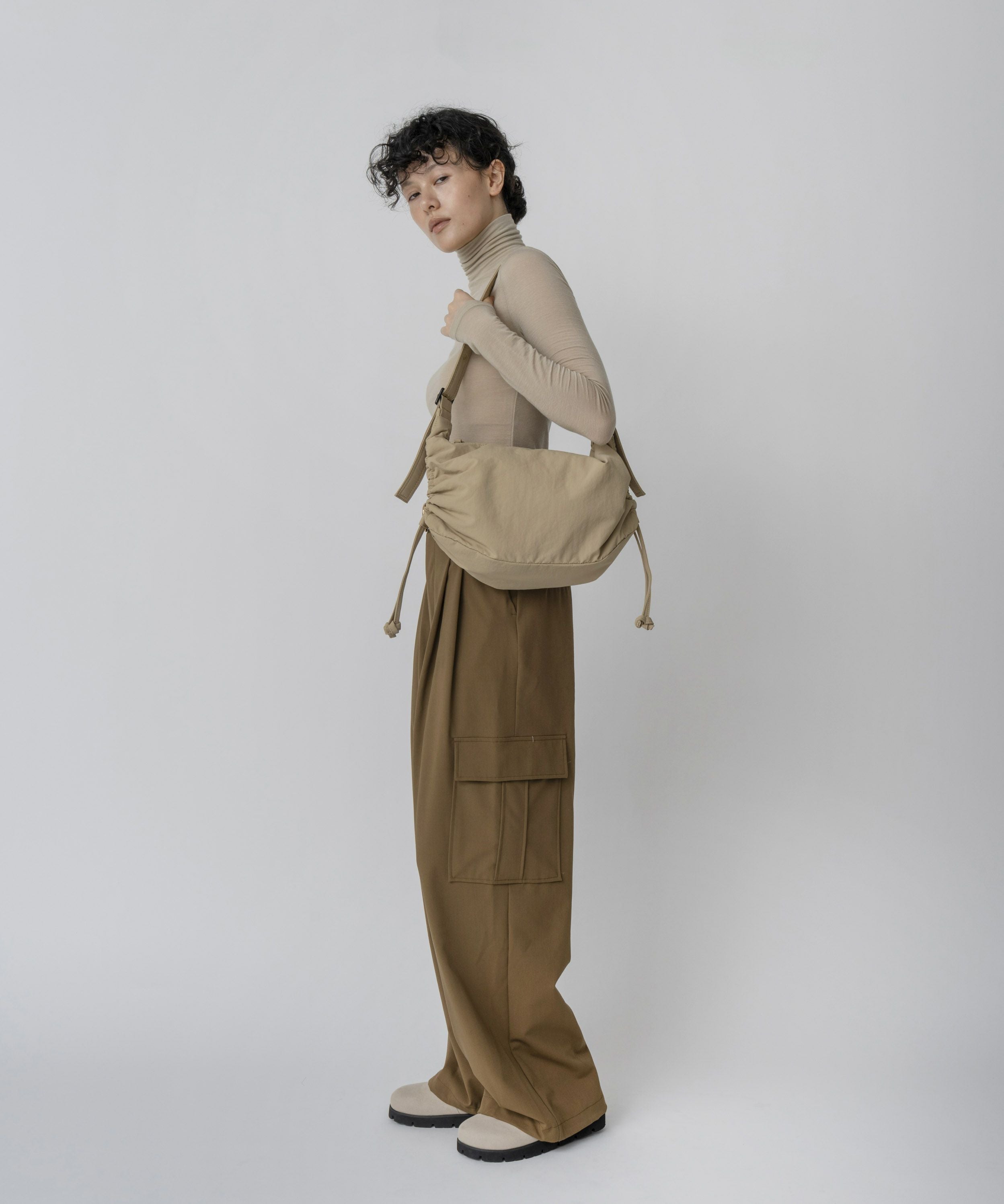 24時間以内発送 未使用品 希少カラー Leather Waist Bag LE VERNIS] Paracord one handle tote | CASSELINI ONLINE SHOP