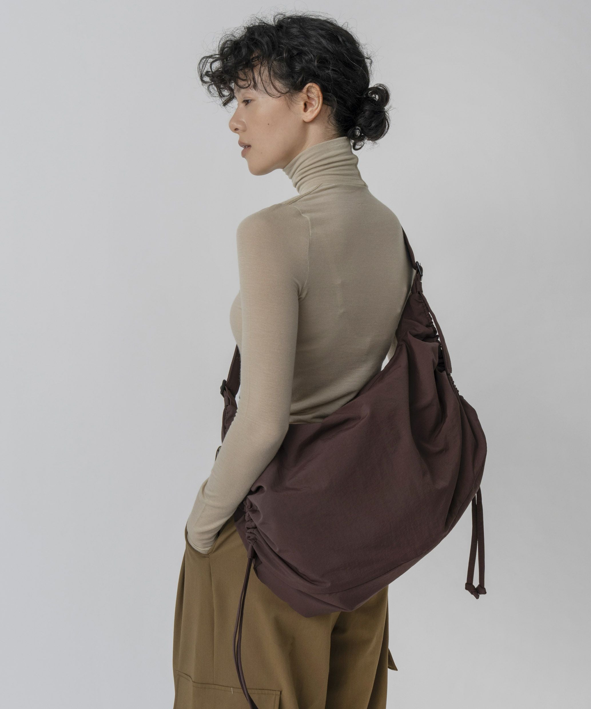 LE VERNIS] Stomach bag M | CASSELINI ONLINE SHOP