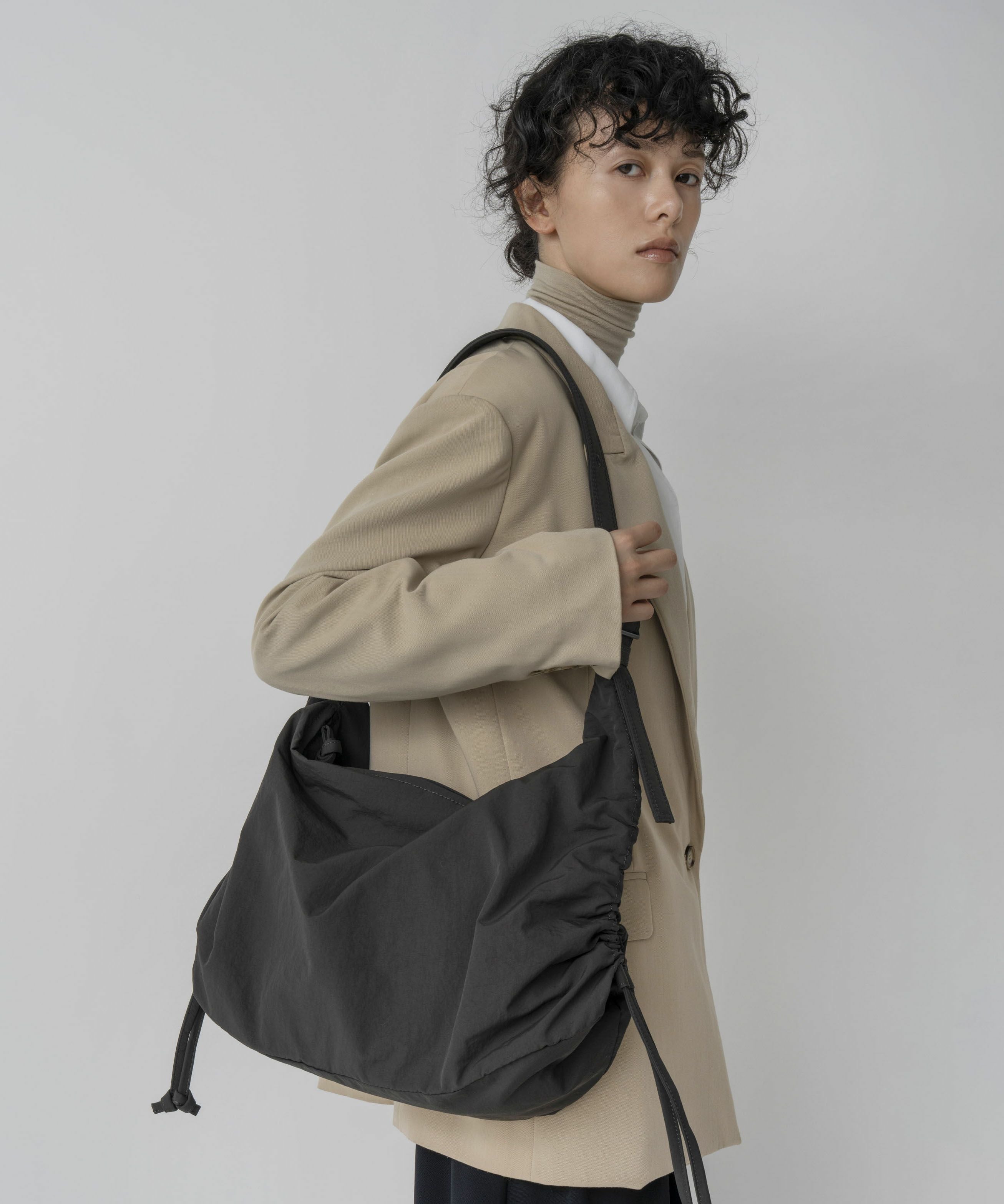 24時間以内発送 未使用品 希少カラー Leather Waist Bag ≪撥水≫チェックギャザーボディバッグ | キャセリーニ(CASSELINI